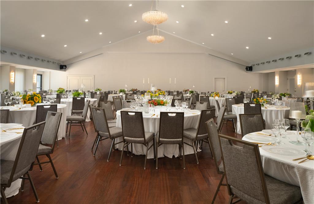 DoubleTree by Hilton Fairfield Hotel & Suites Image