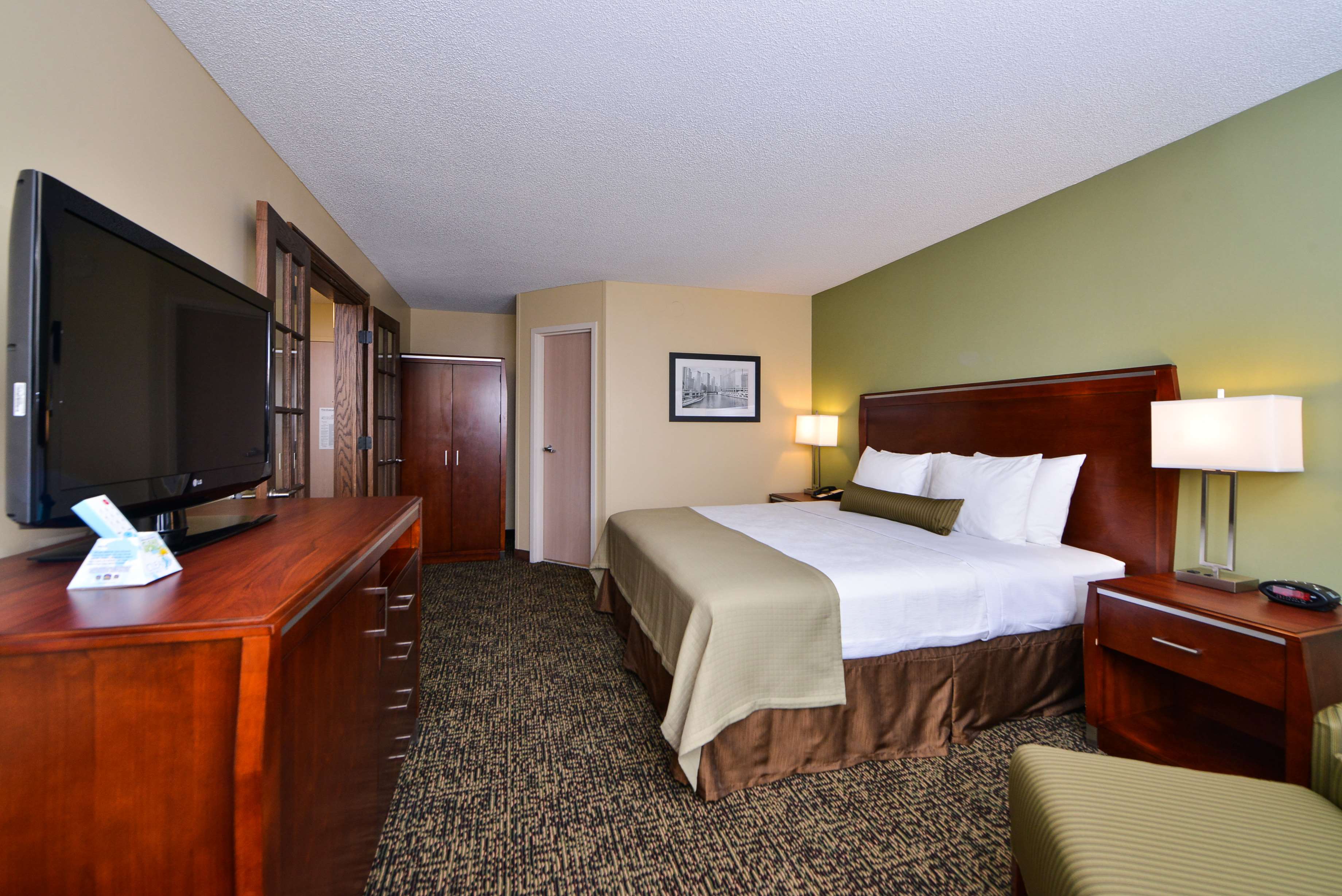 Best Western Plus Glenview-Chicagoland Inn & Suites Photo