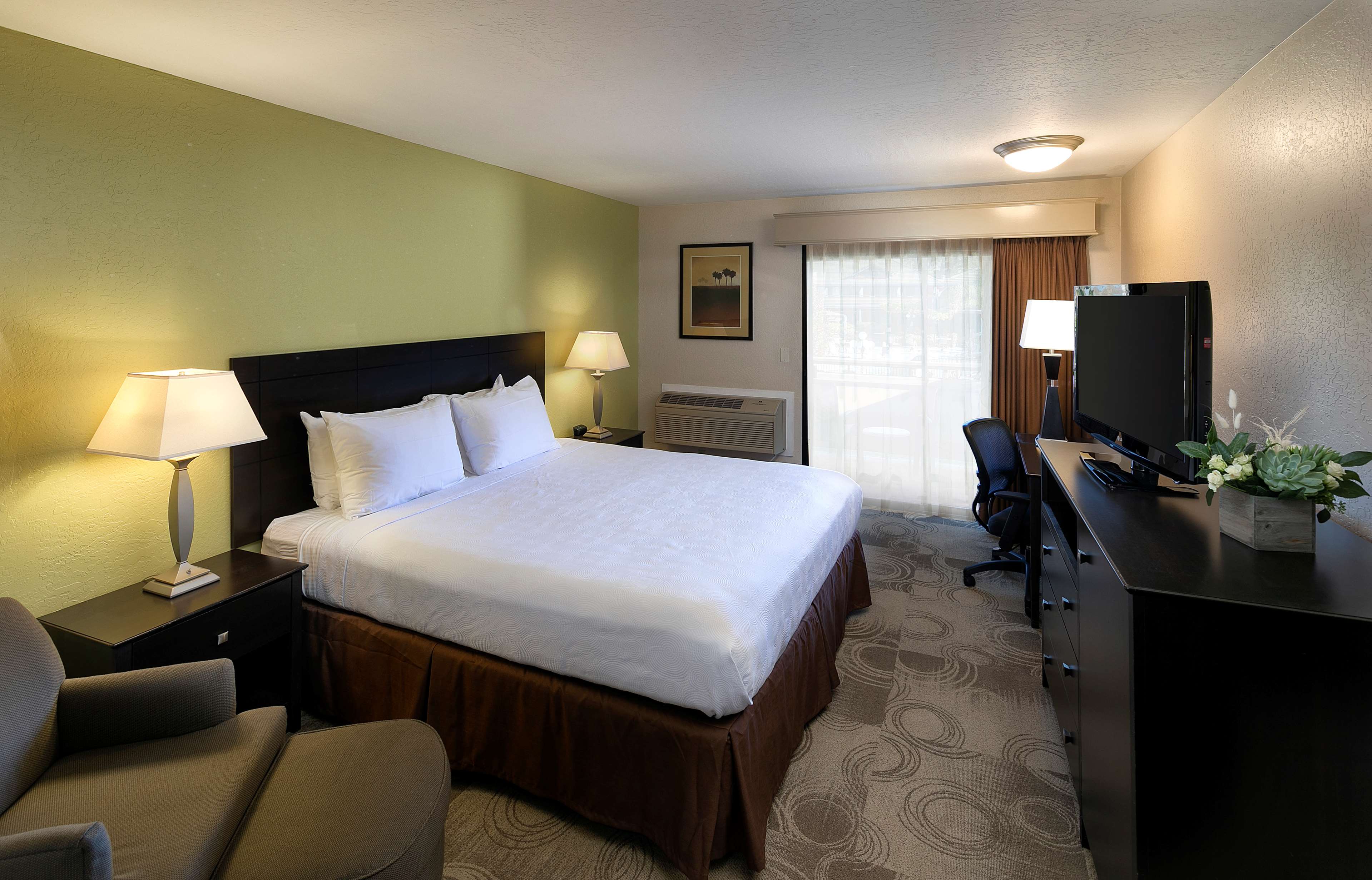 Best Western Seacliff Inn Photo