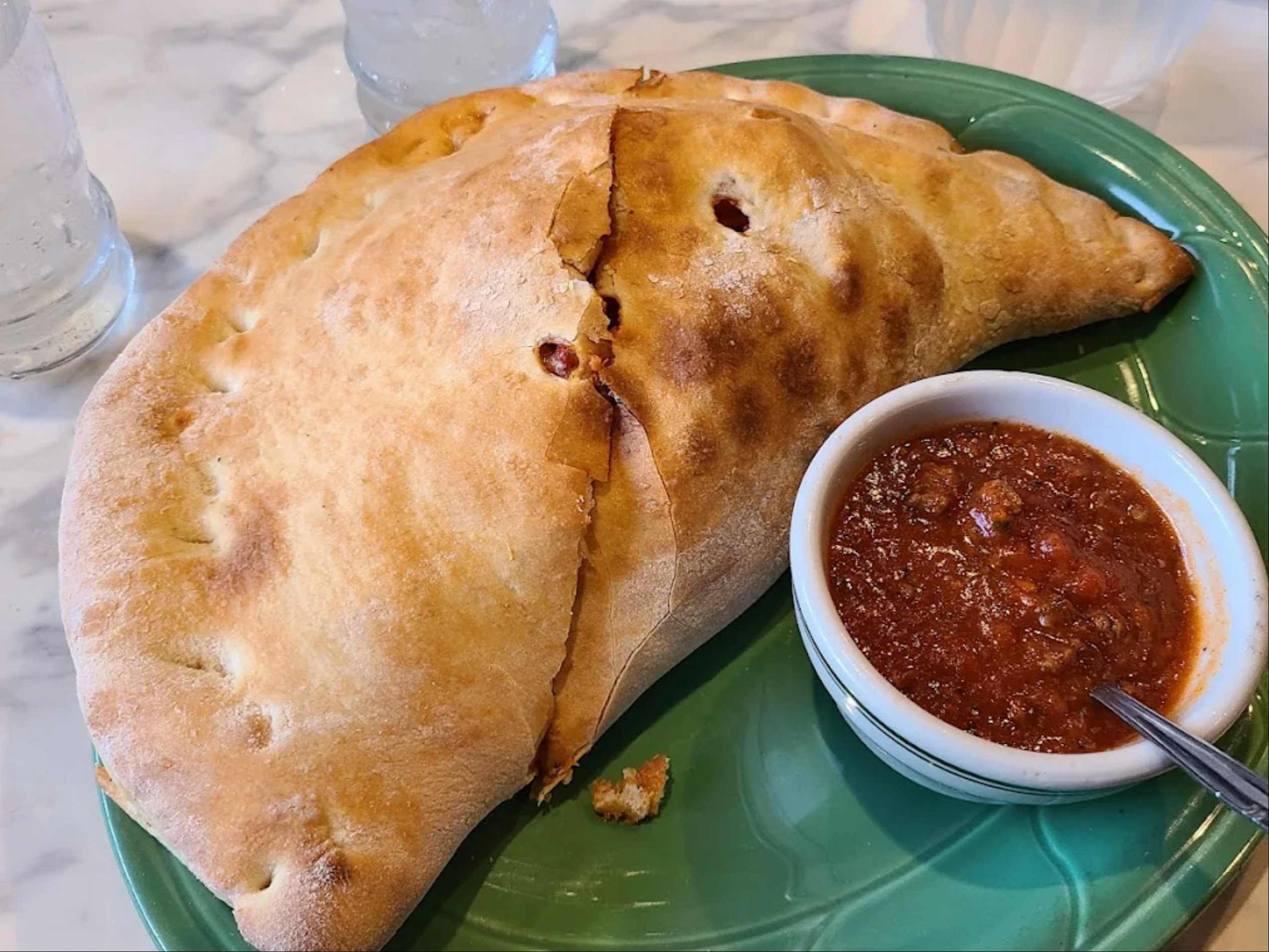 Paradisos Special Calzone