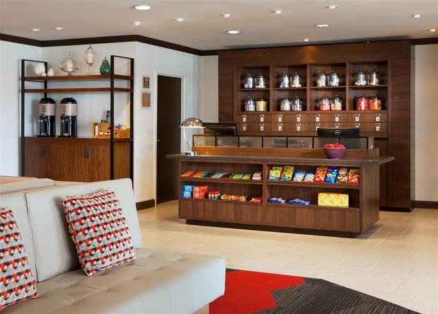 Images Four Points by Sheraton Hotel & Suites San Francisco Airport