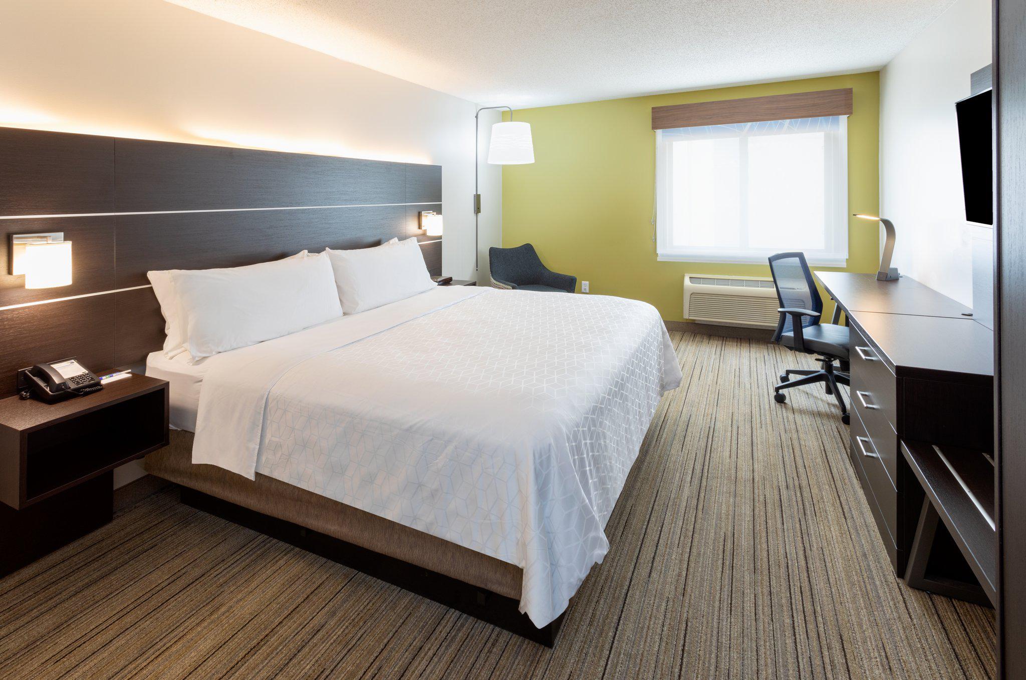 Holiday Inn Express & Suites Minneapolis-Dwtn (Conv Ctr) Photo