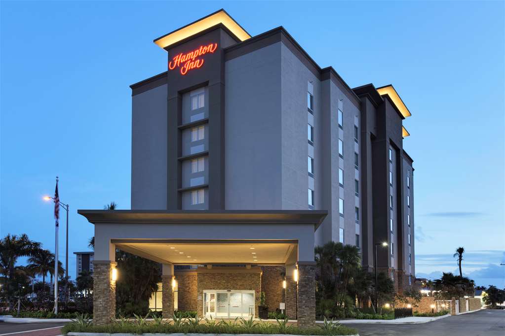 Hampton Inn Fort Lauderdale Pompano Beach Logo