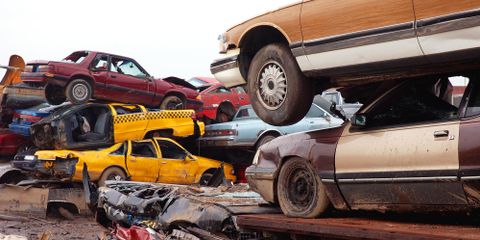 Selling Vs. Scrapping Your Old Vehicle