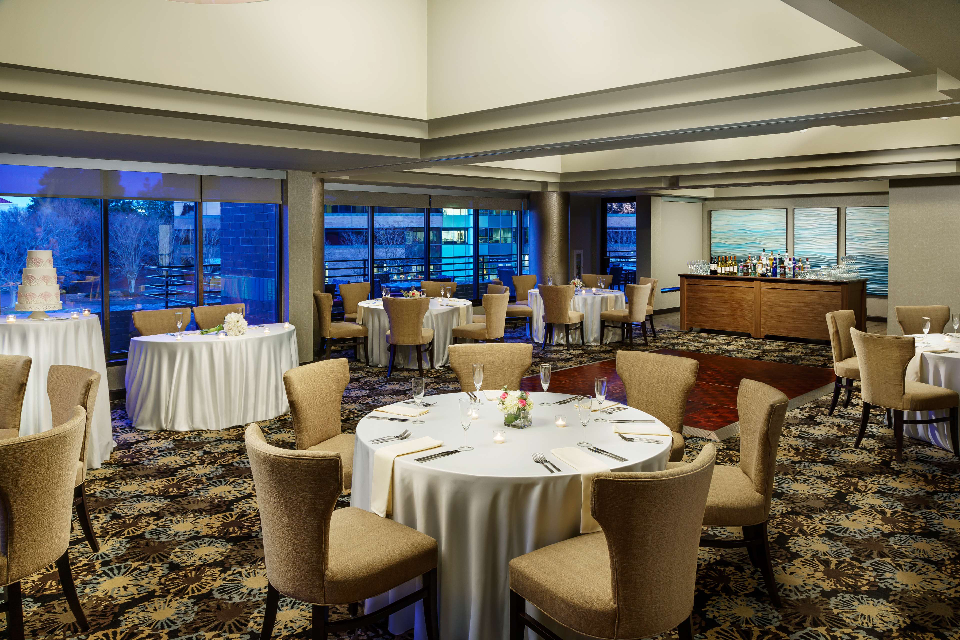 Hilton Charlotte University Place Photo