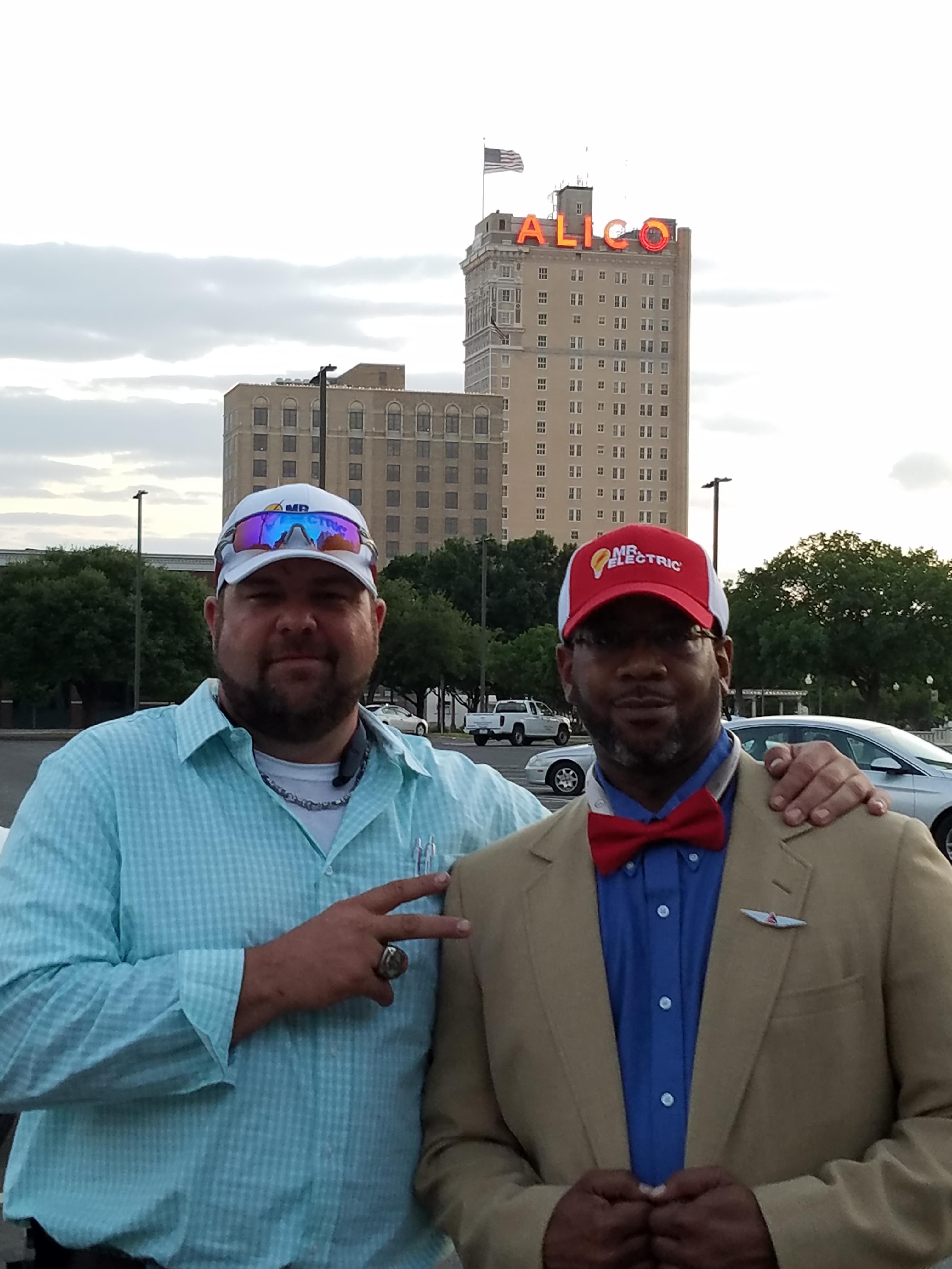 Mr. Electric of Augusta Logo