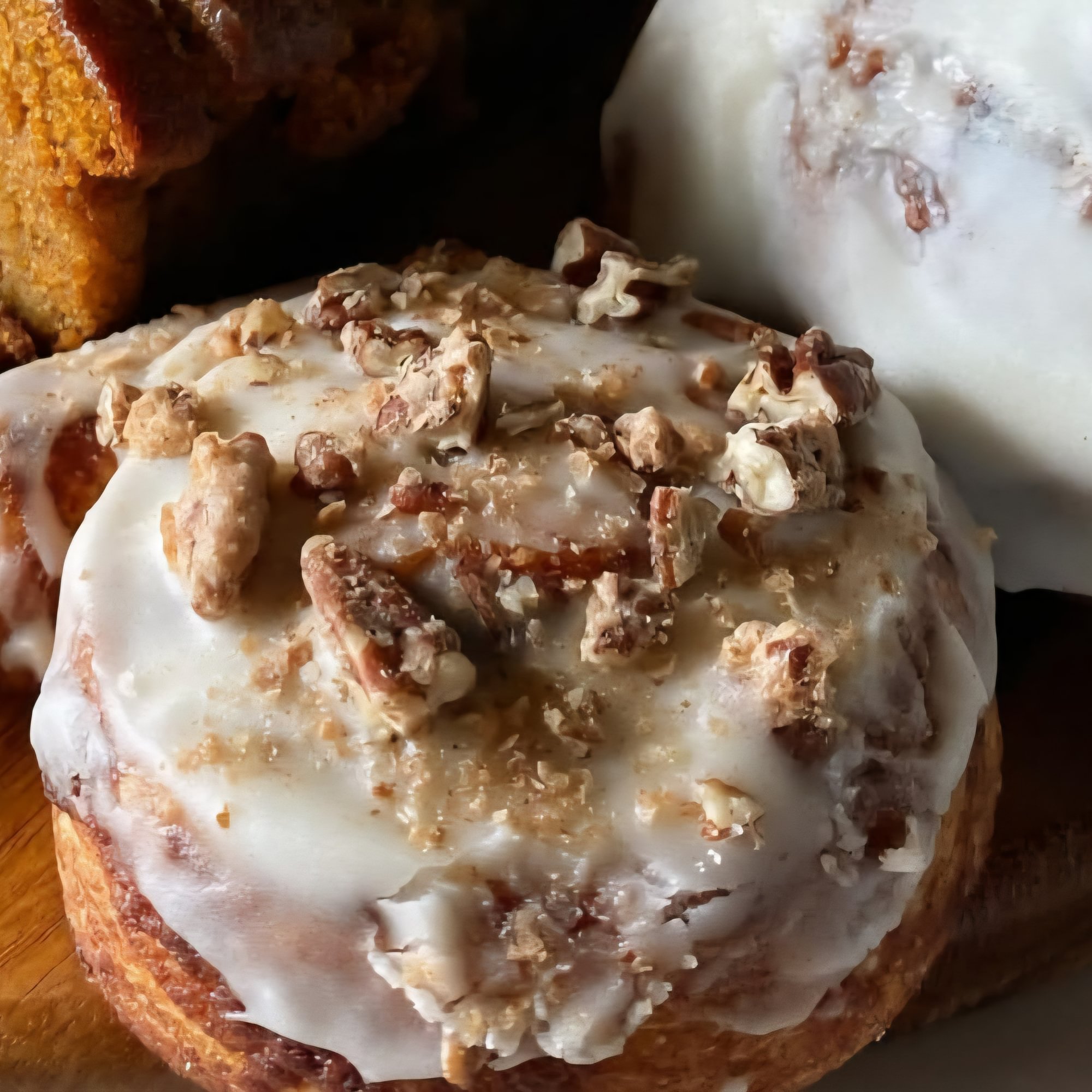 CINNIMAON ROLL WITH PECANS
