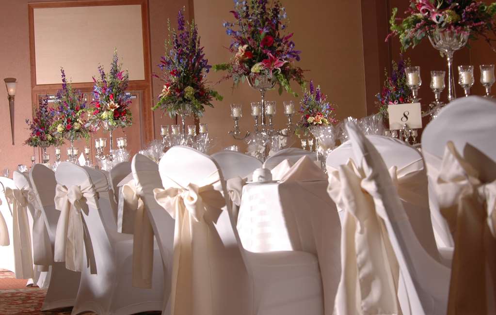 DoubleTree by Hilton Hotel Bay City - Riverfront Image