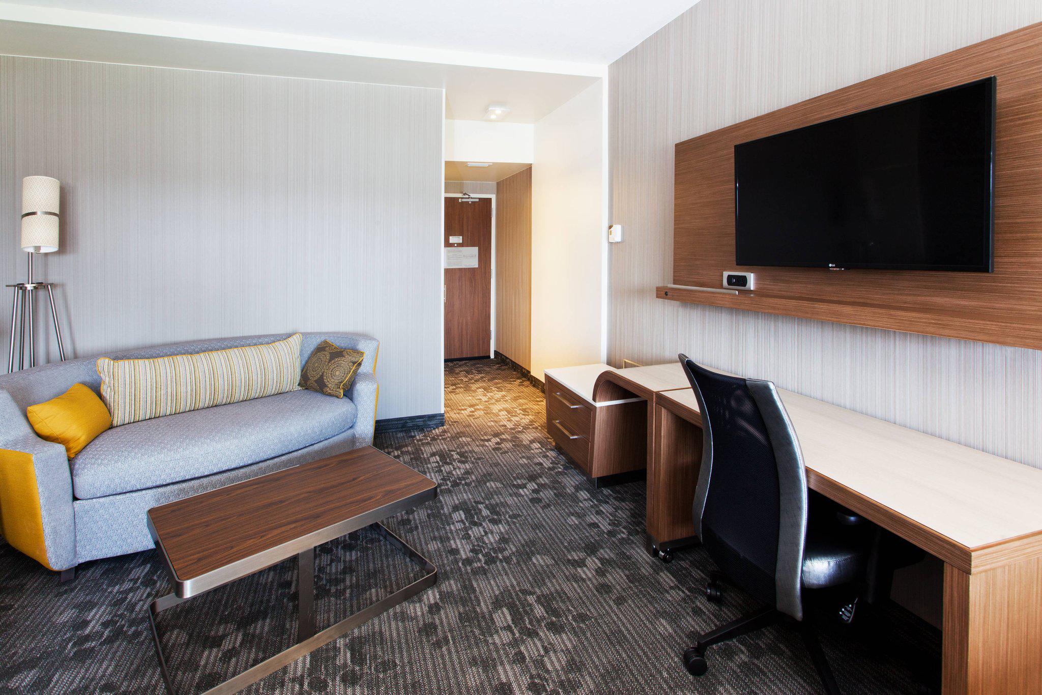 Courtyard by Marriott Auburn Photo