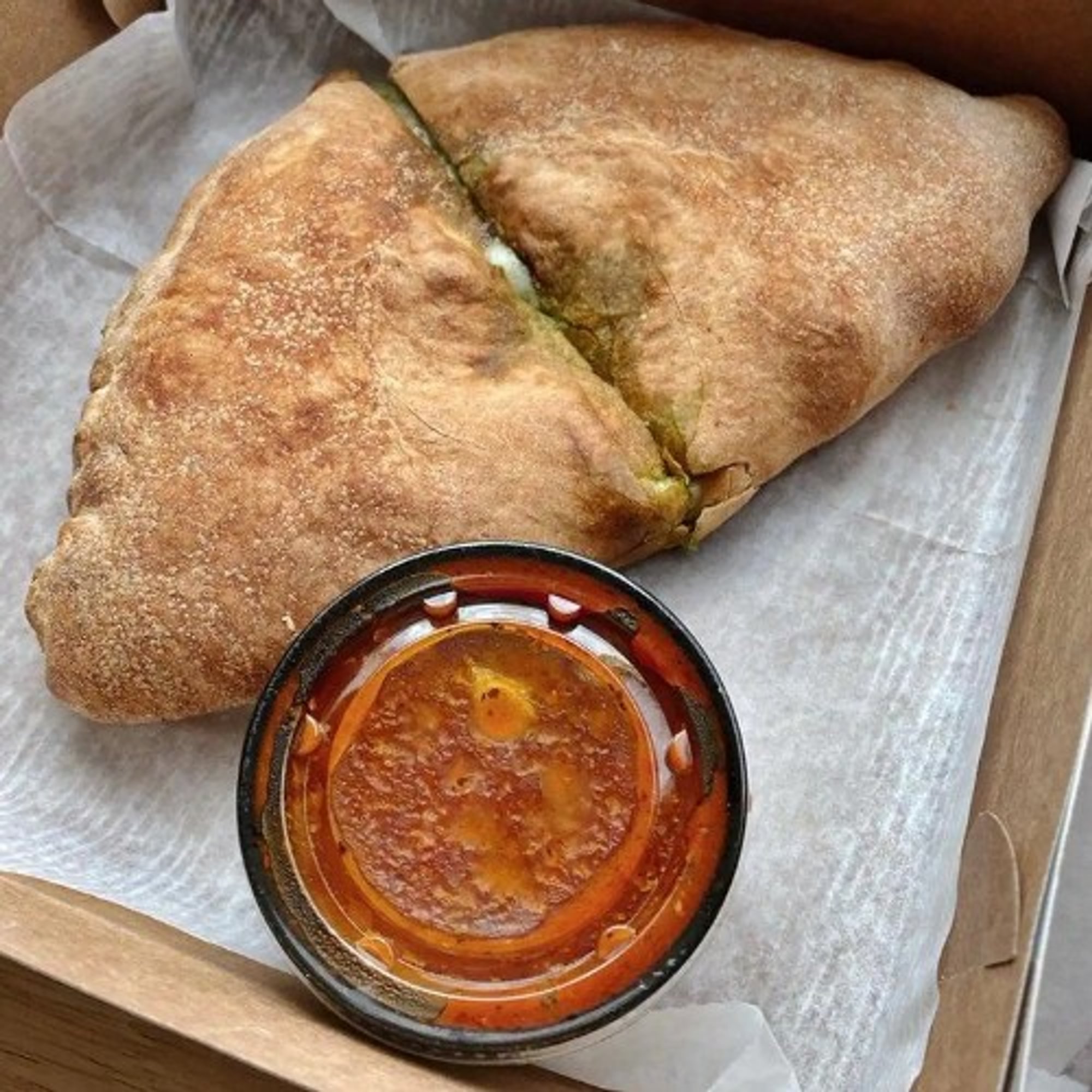 Pesto Calzone