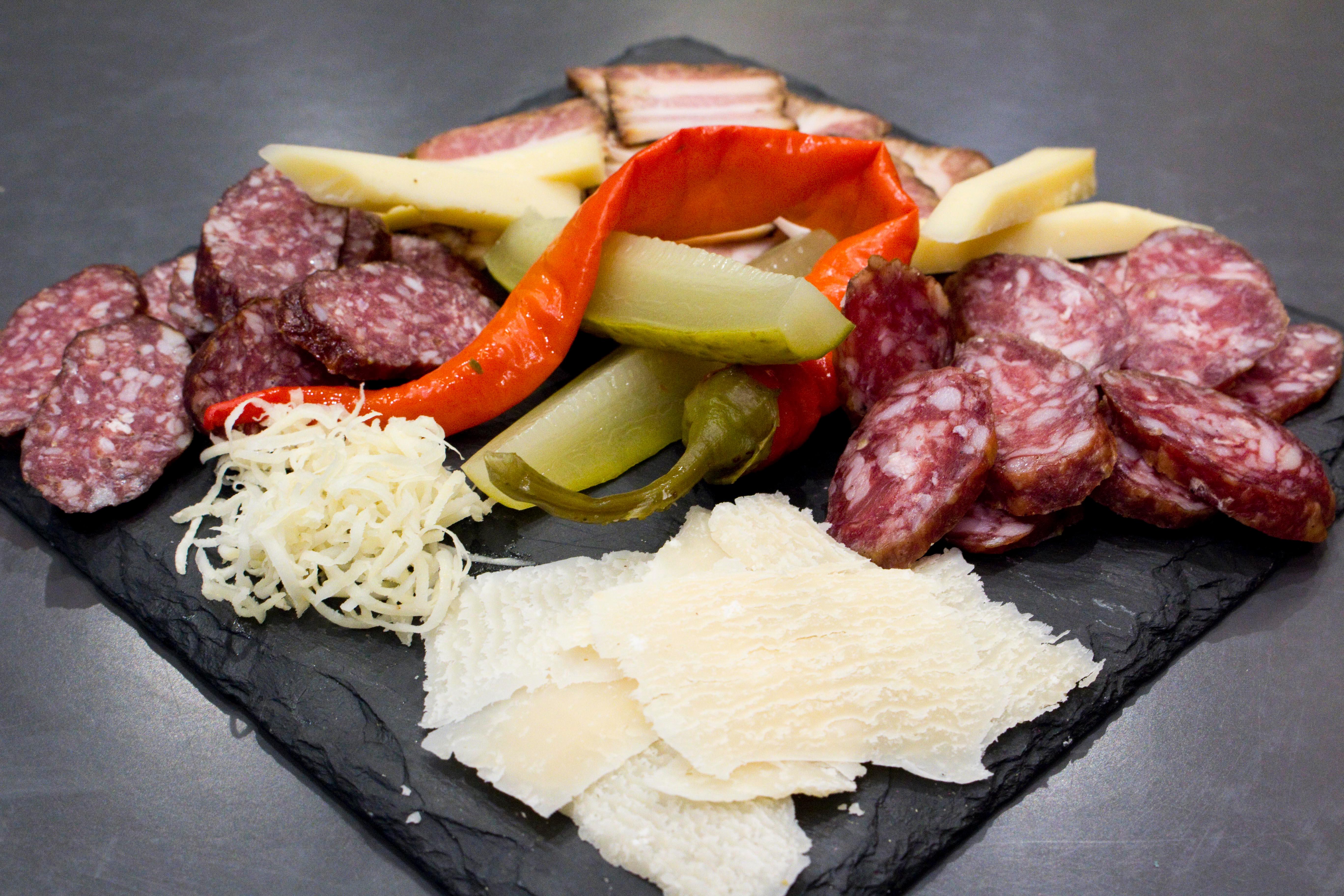 Bilder Ronis Wein-Käse-Delikatessen