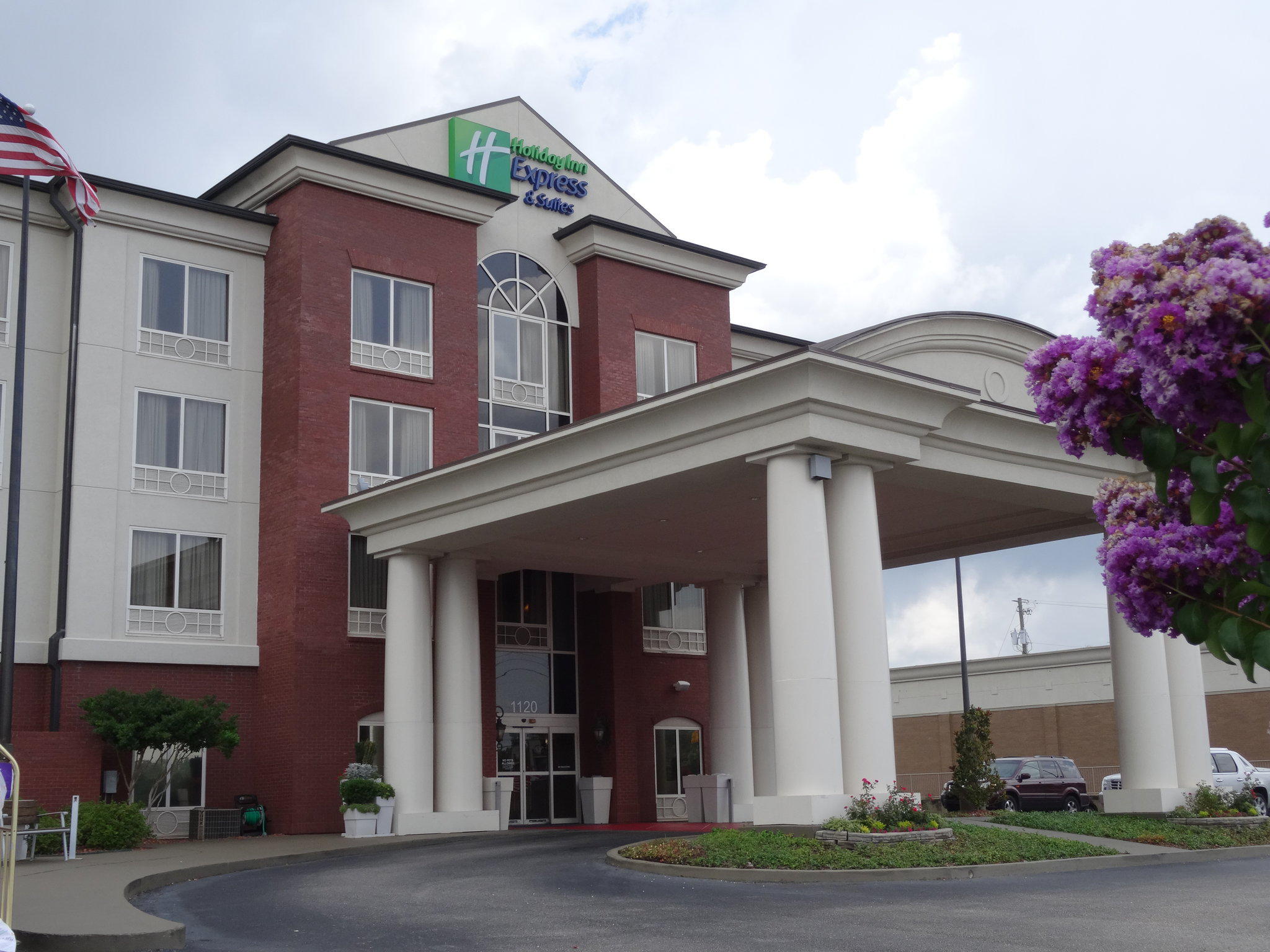 Holiday Inn Express & Suites Tuscaloosa-University Photo