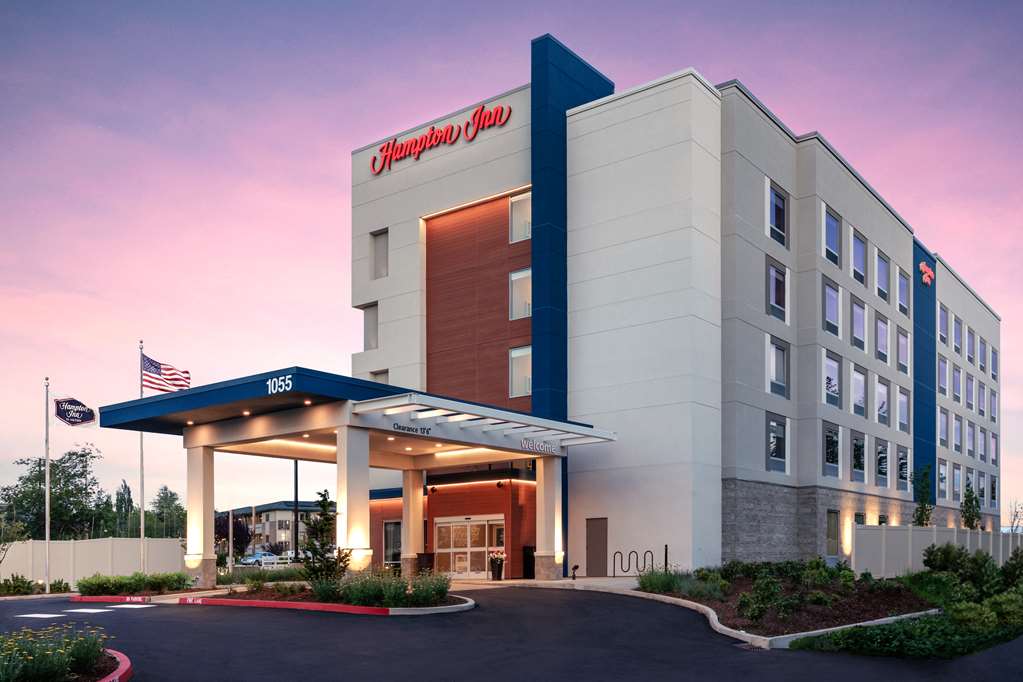 Hampton Inn Bellingham Airport Image