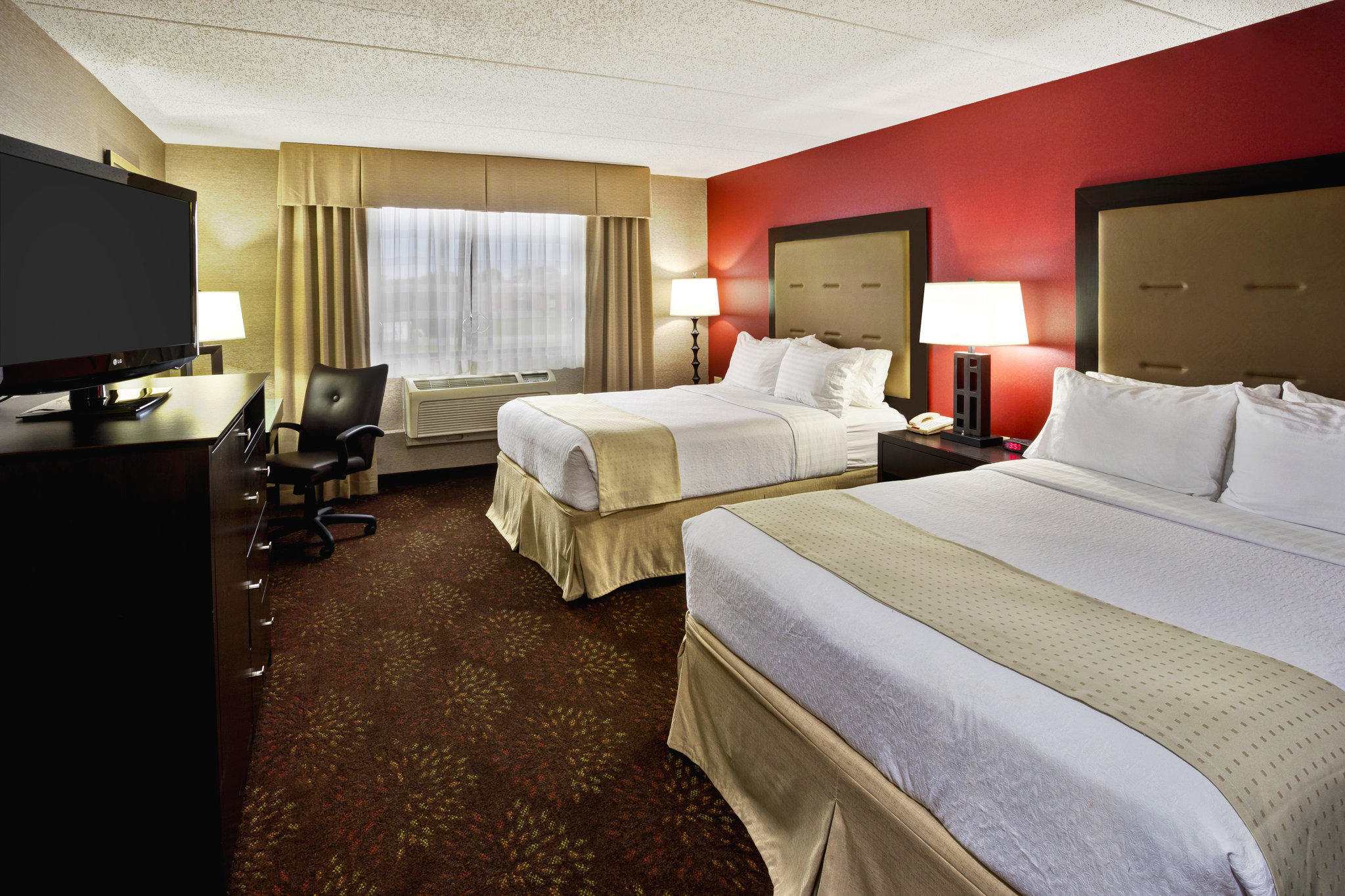 Holiday Inn & Suites Chicago Northwest - Elgin Photo