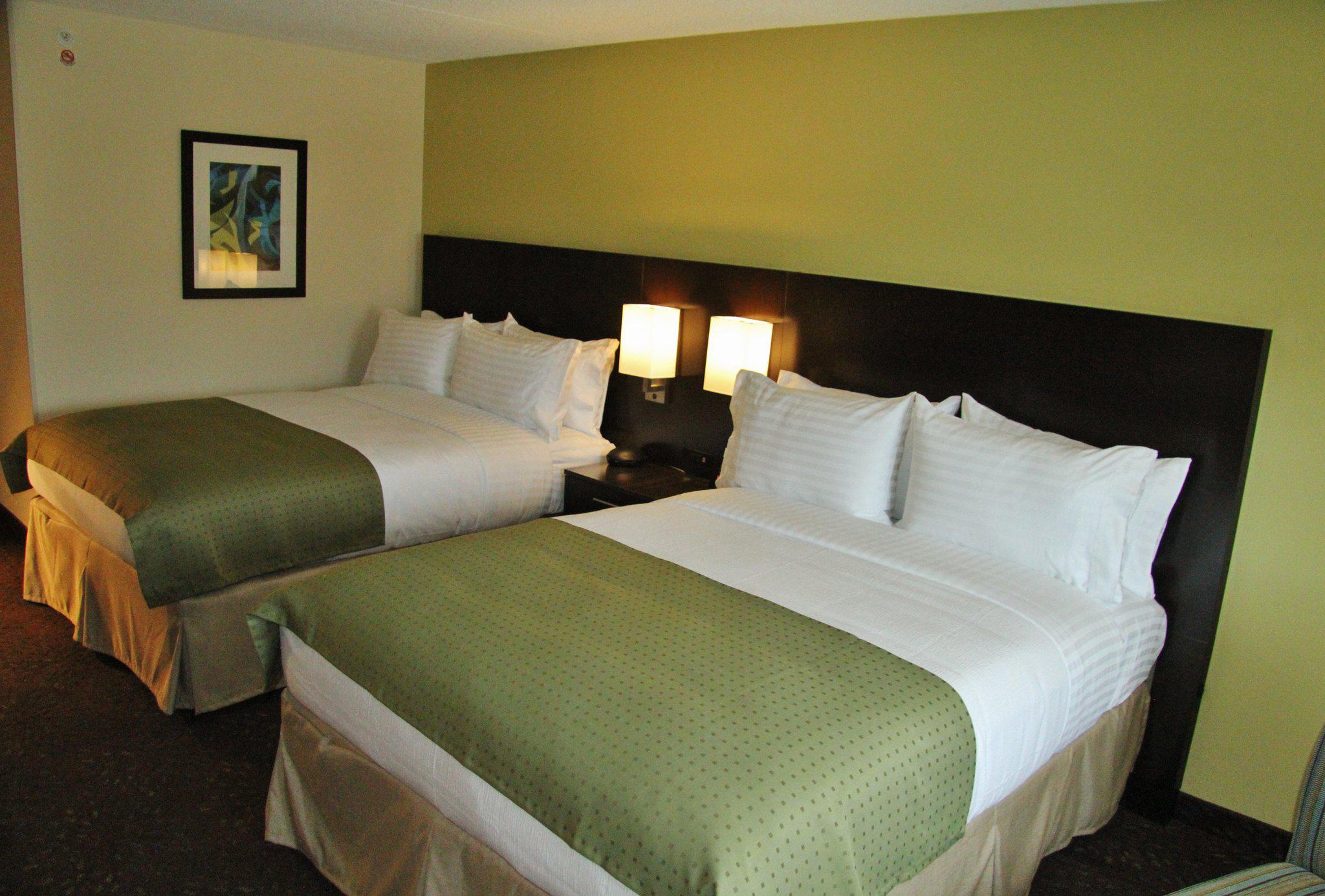 Holiday Inn Greensboro Coliseum Photo