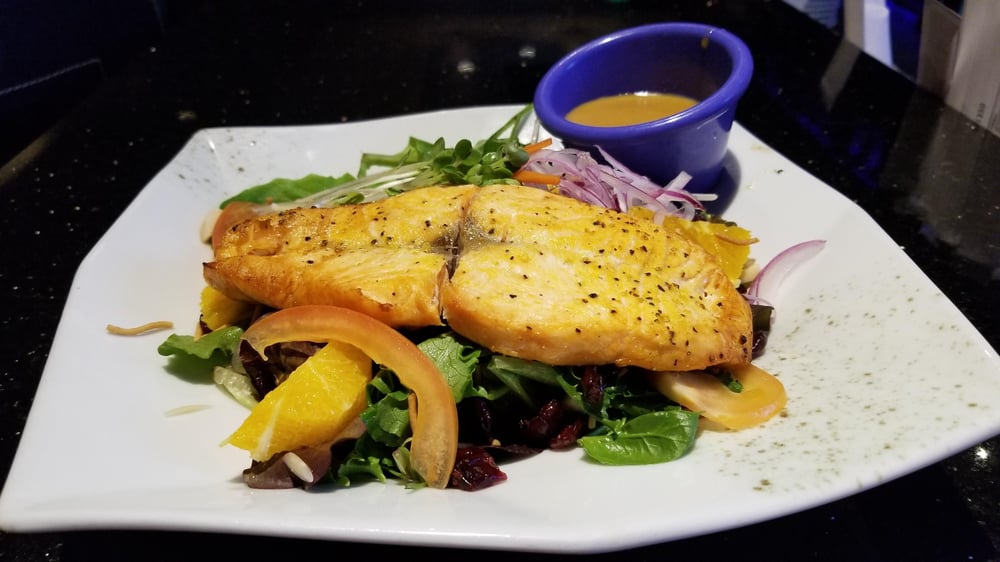 Grilled Salmon Salad