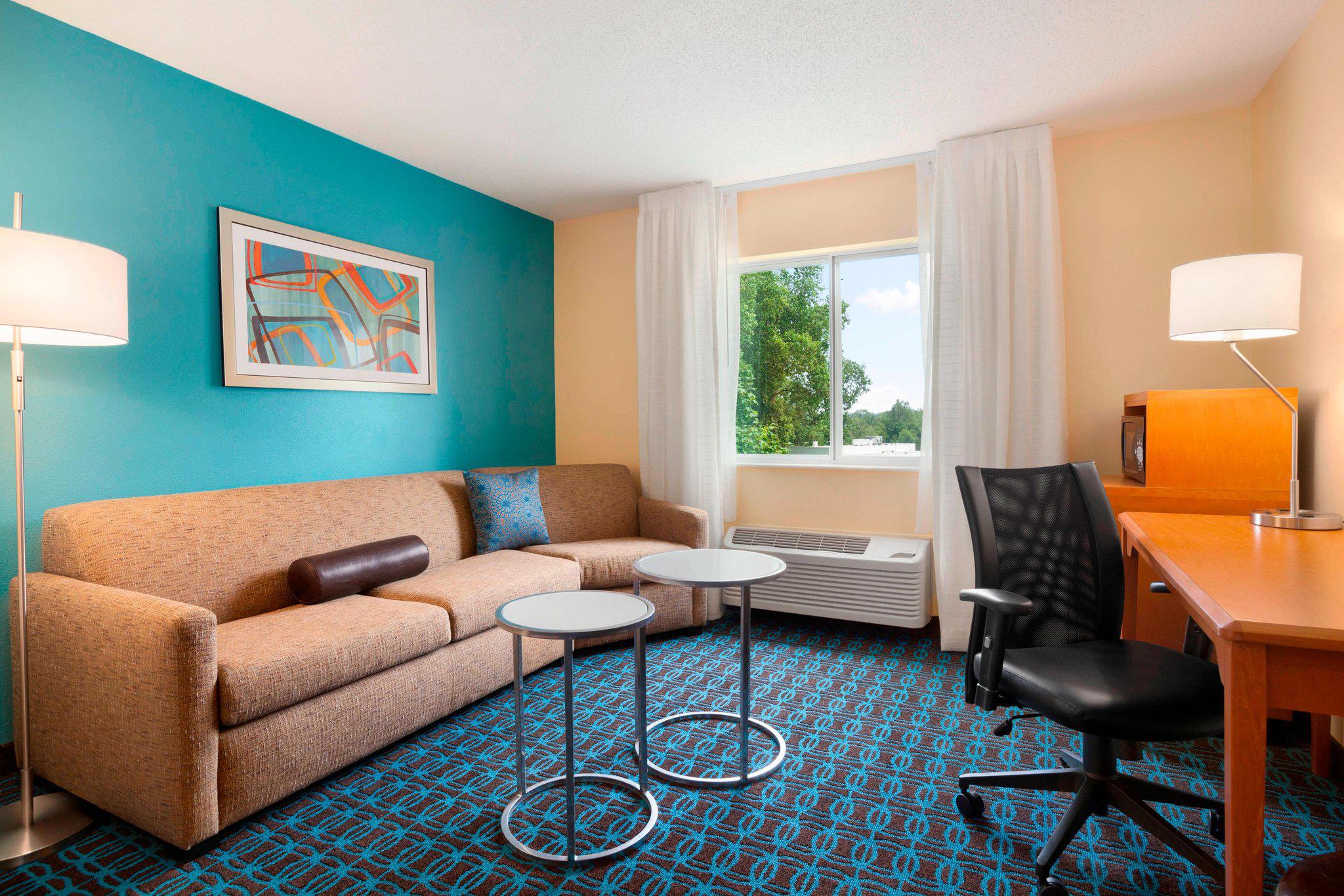 Fairfield Inn & Suites by Marriott Lansing West Photo