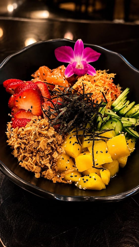 Salmon Tropical Poke Bowl