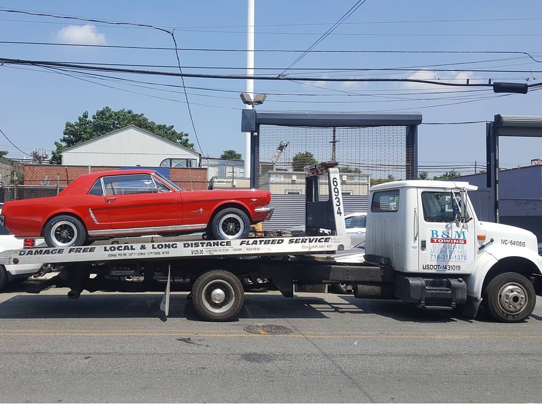 B&M Towing Photo