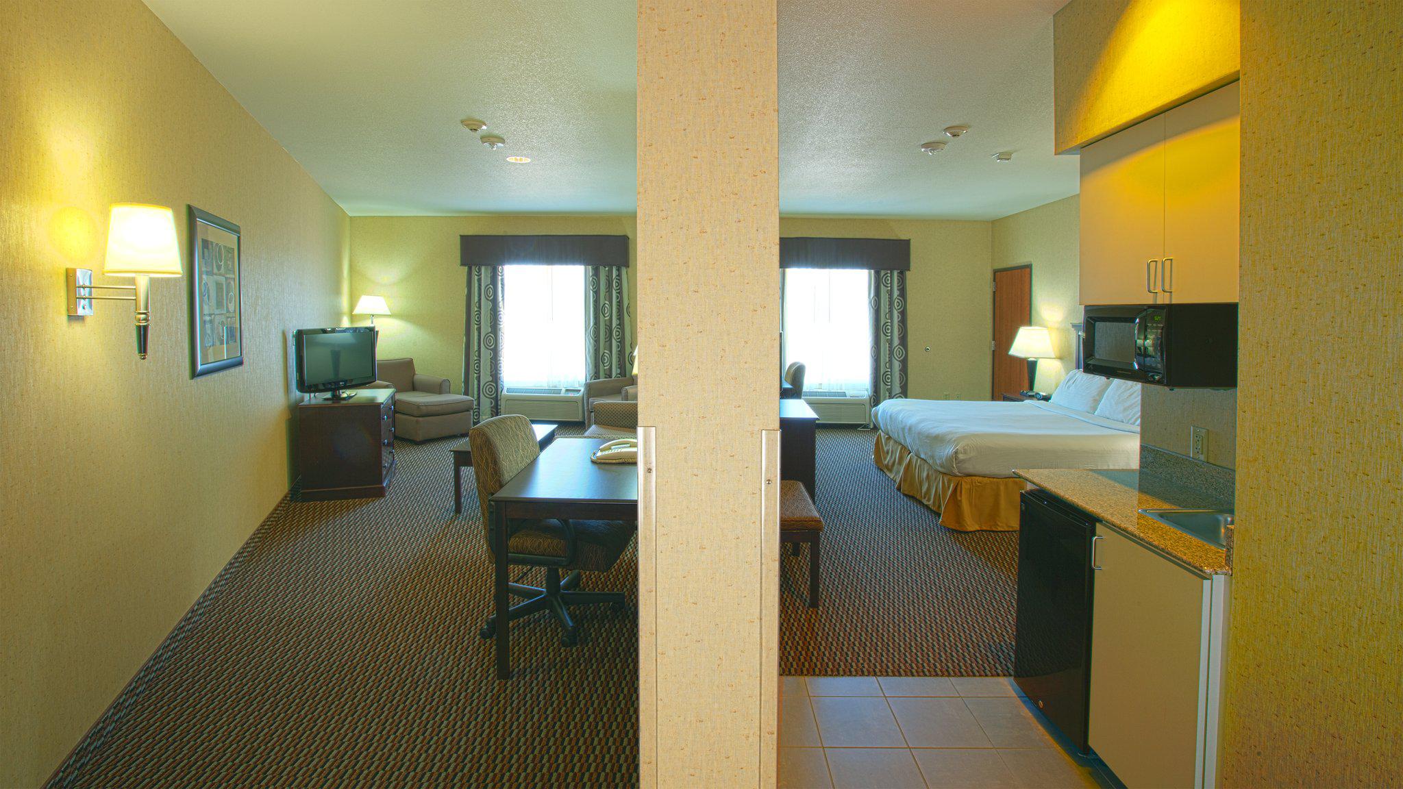 Holiday Inn Express & Suites Nampa - Idaho Center Photo