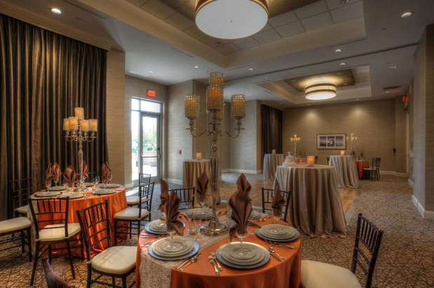Images Embassy Suites by Hilton Oklahoma City Downtown Medical Center