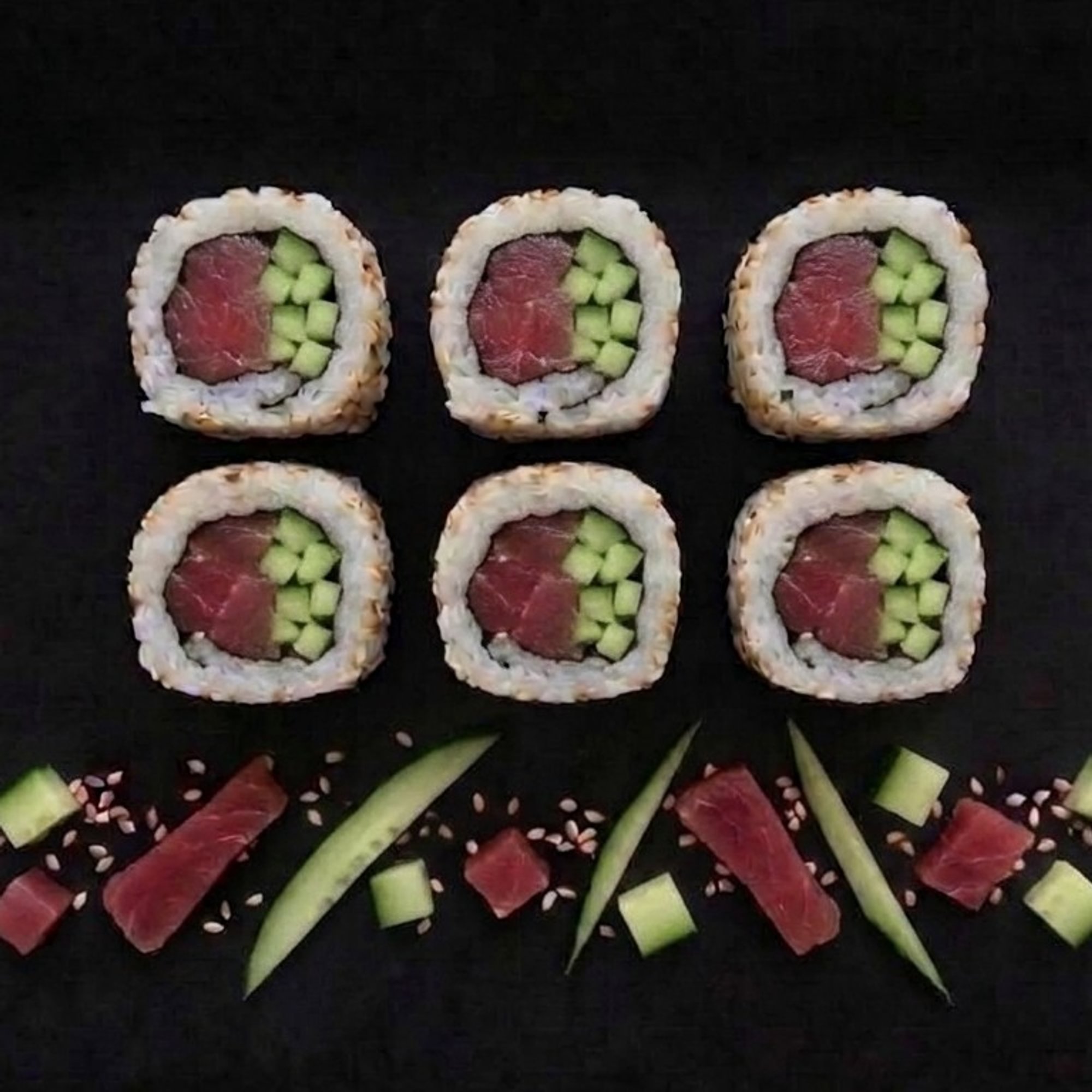 Tuna (Bluefin) Cucumber Roll