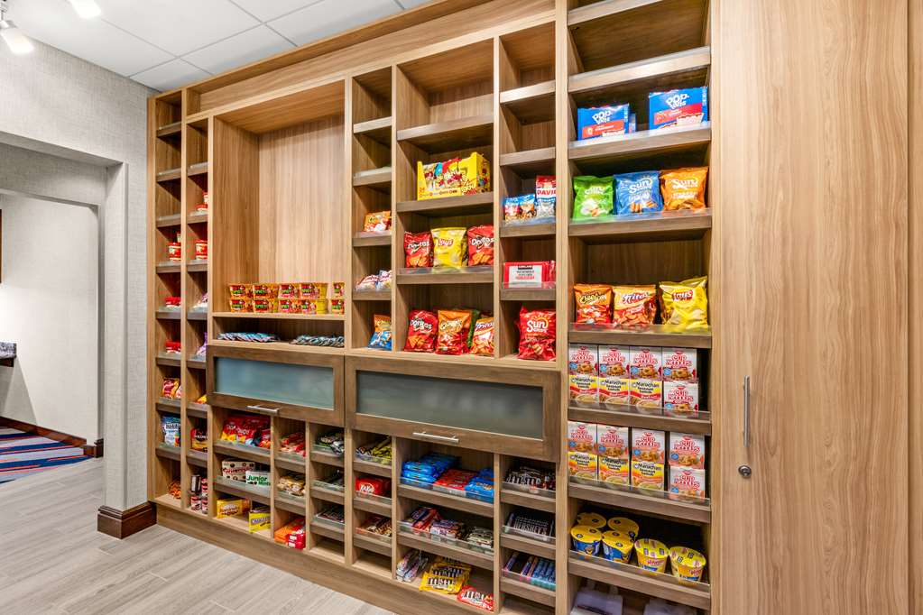 Hampton Inn & Suites Fairbanks Image