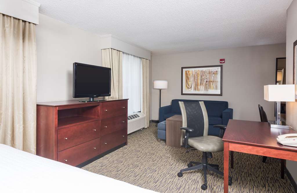 Homewood Suites by Hilton Bloomington Image