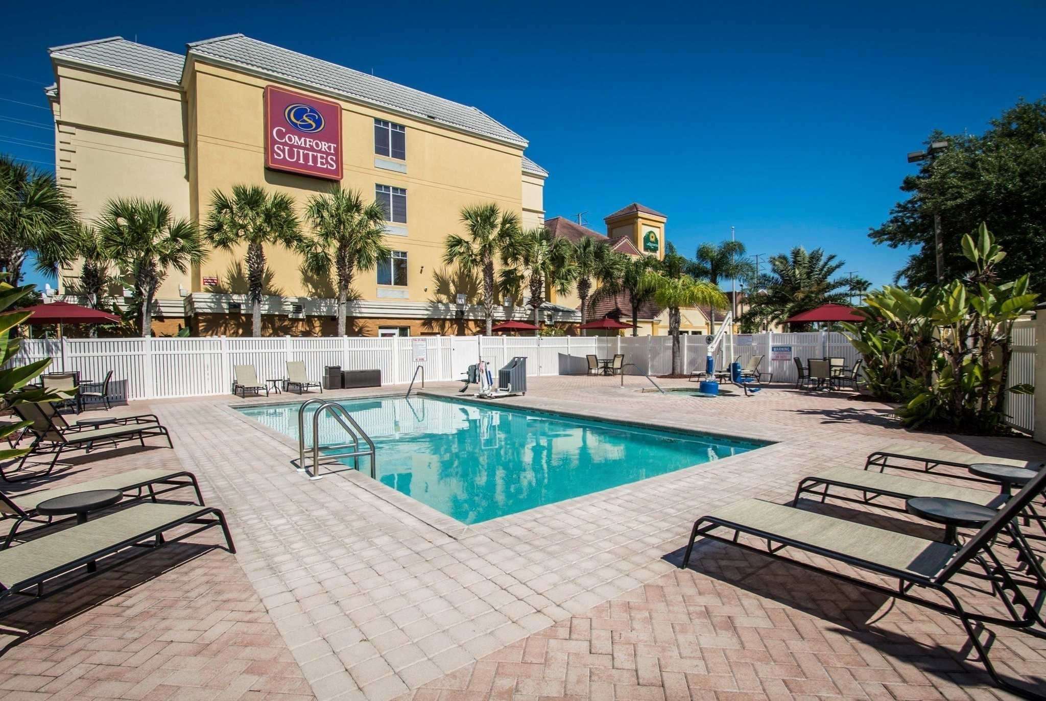 Comfort Suites Near Universal Orlando Resort Photo