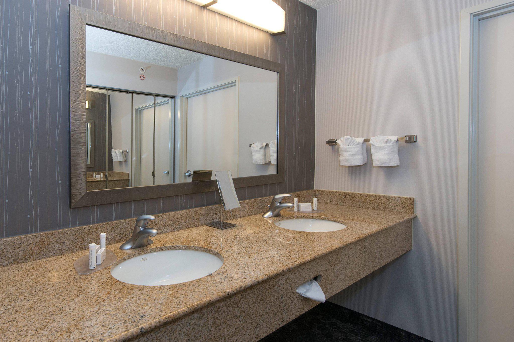 Courtyard by Marriott Albany Photo