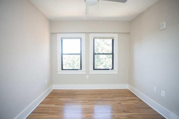 Images Third & Rhode Apartments