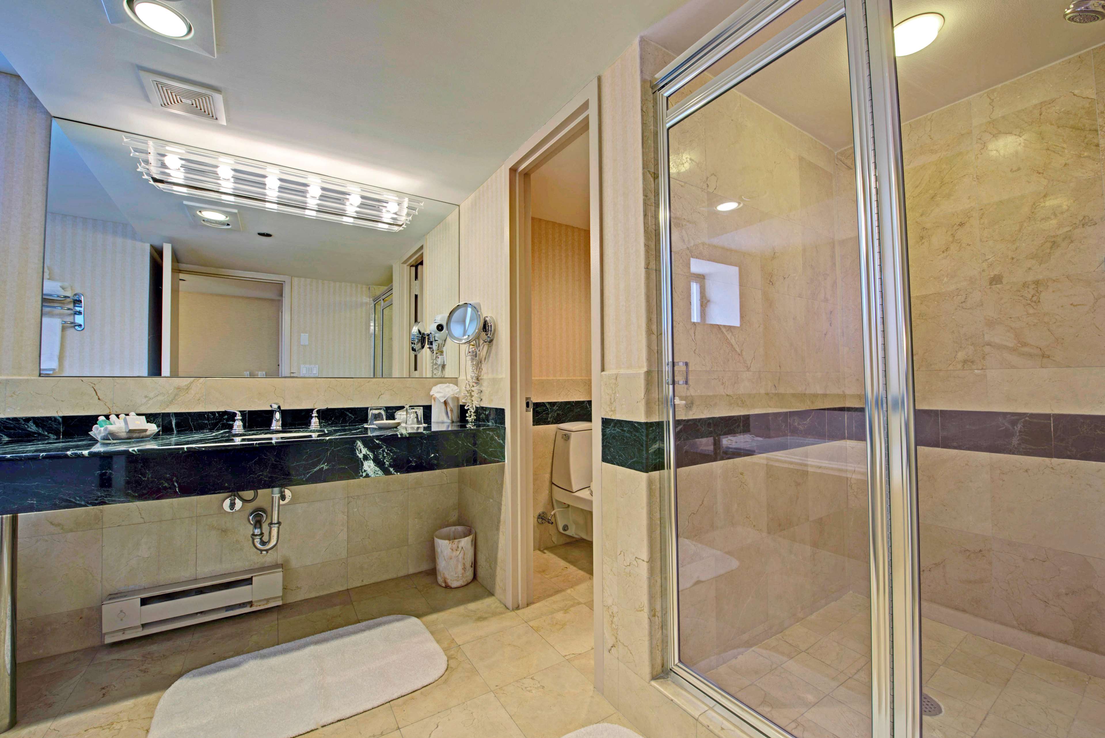 Inn at Great Neck, BW Premier Collection Photo