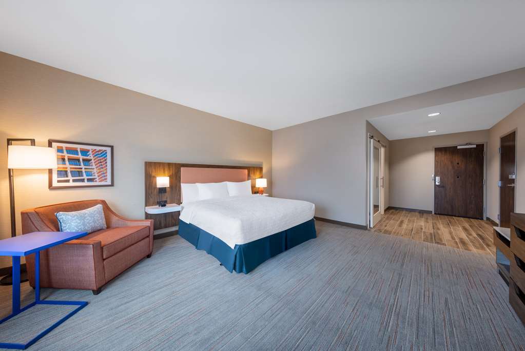 Hampton Inn Kansas City Southeast Image