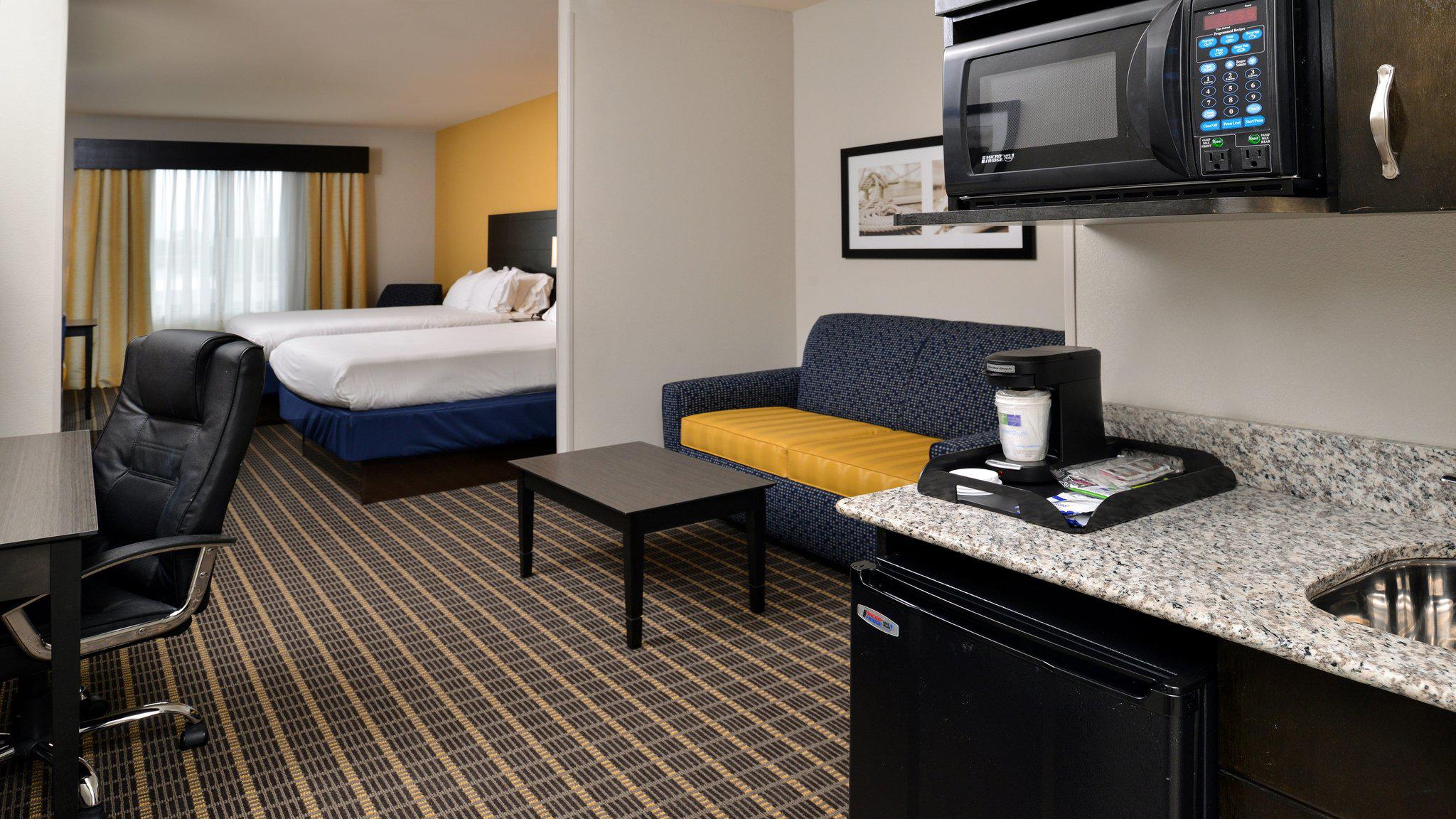 Holiday Inn Express & Suites Ft. Walton Beach - Hurlburt Area Photo