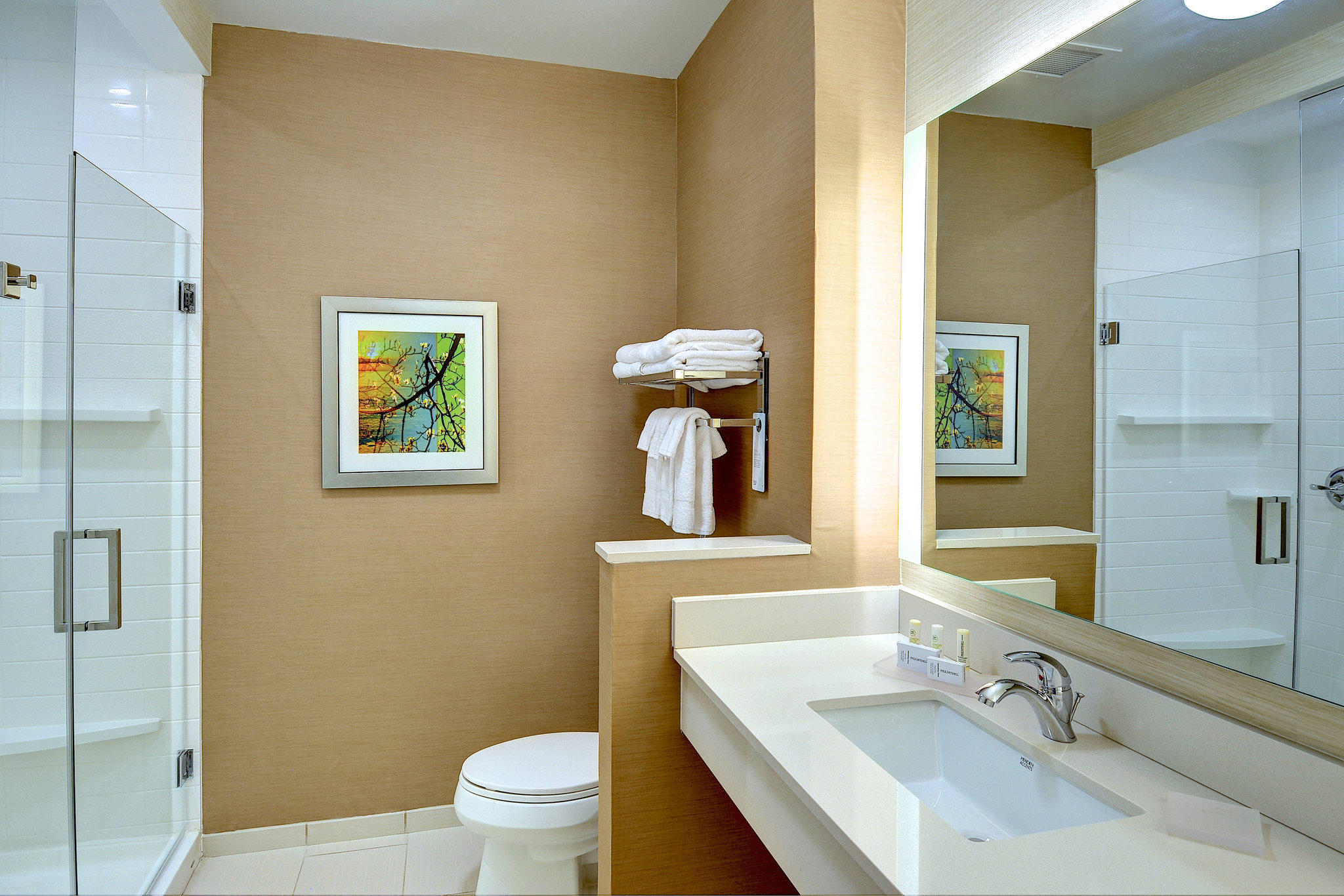 Fairfield Inn & Suites by Marriott Nashville MetroCenter Photo