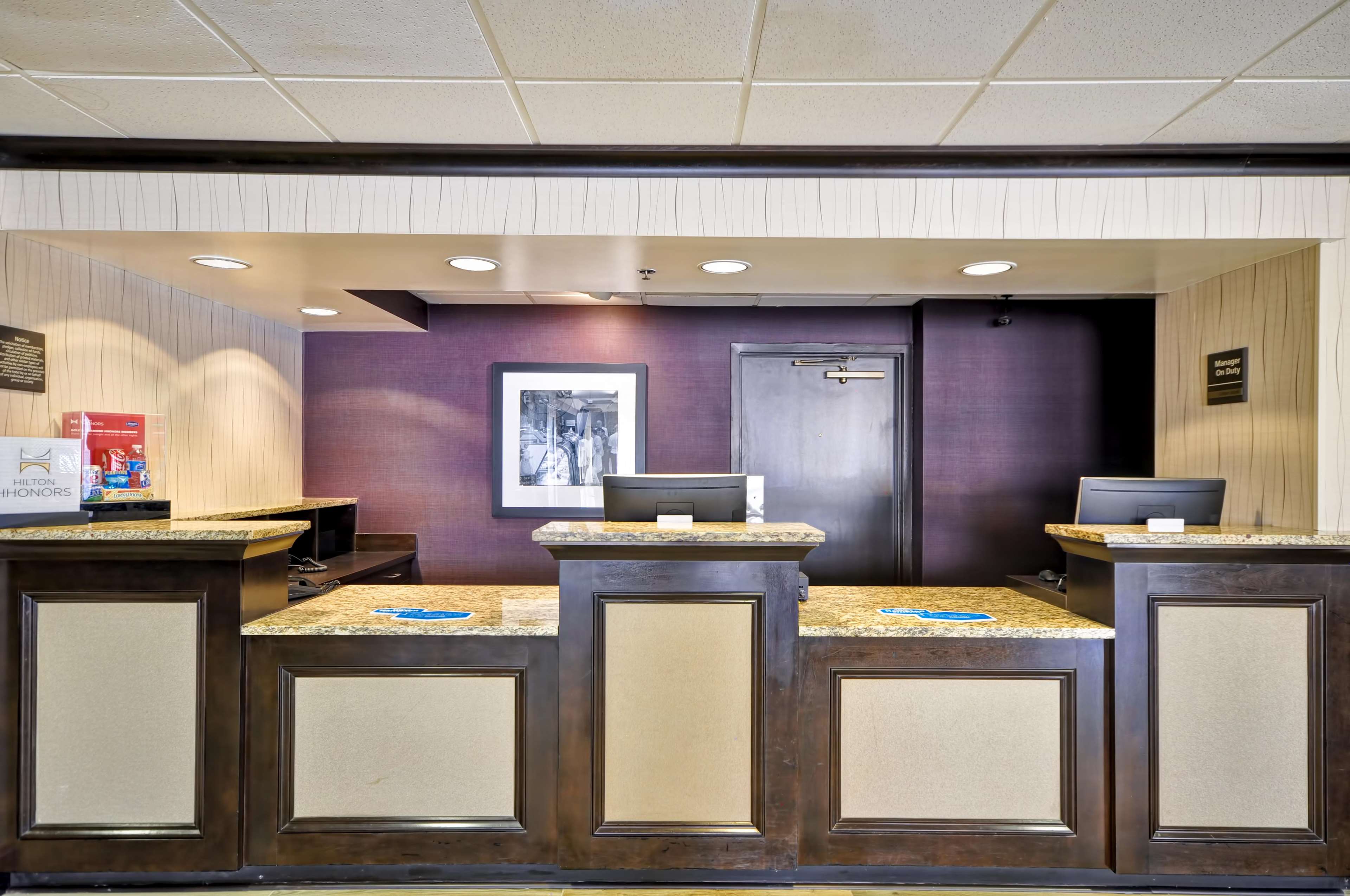 Hampton Inn Kansas City-Airport Photo