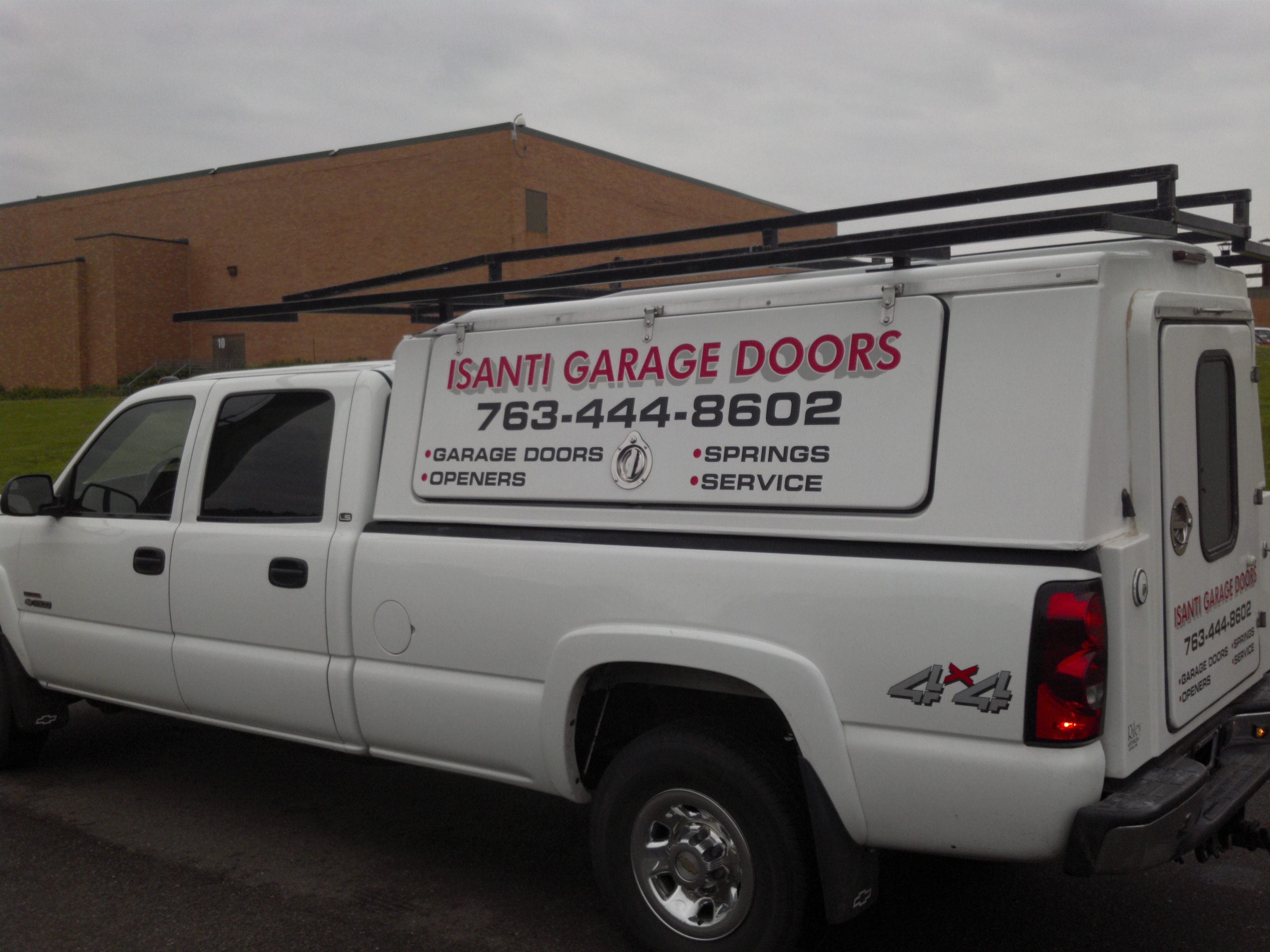 Isanti Garage Doors Logo