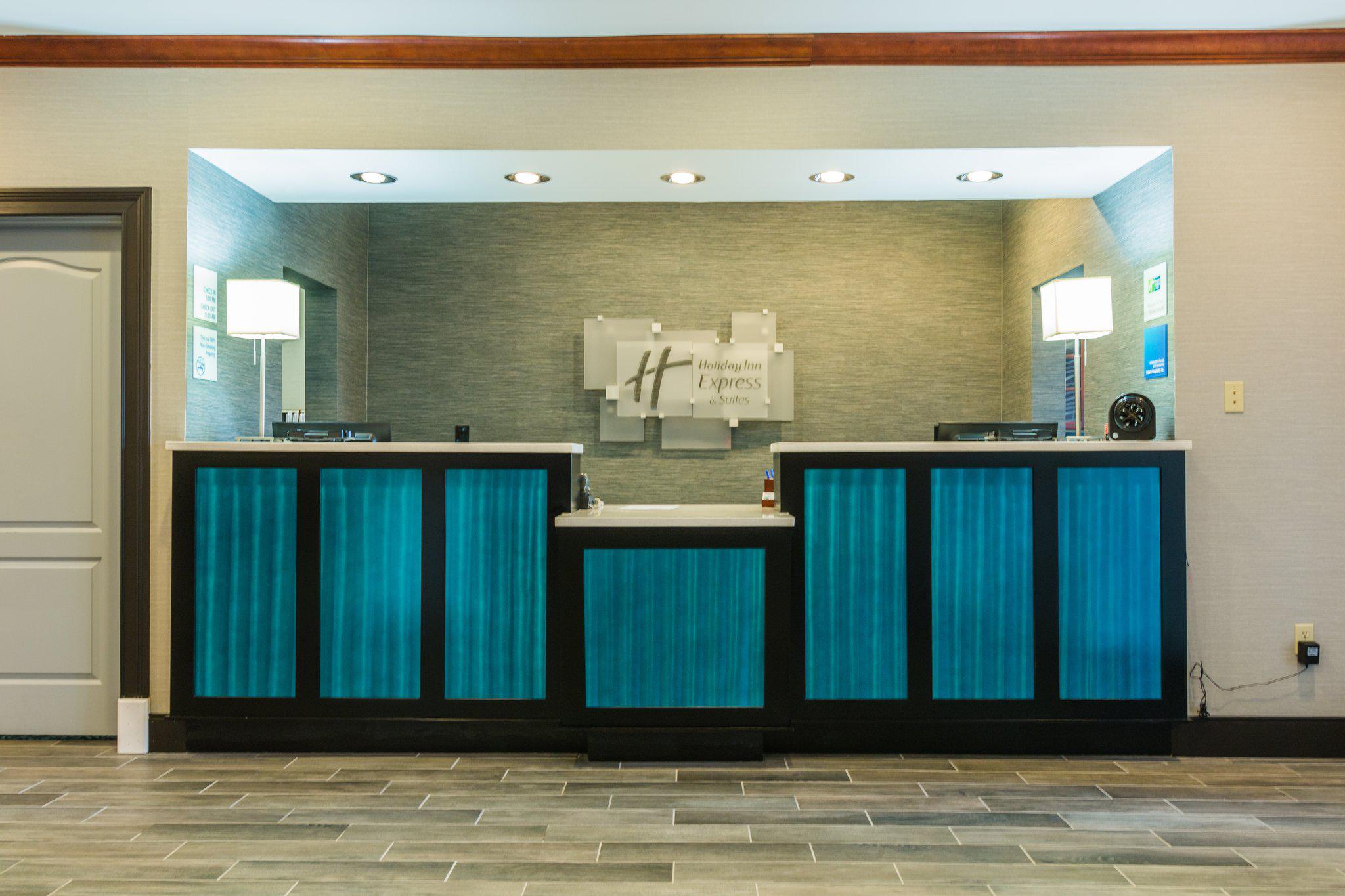 Holiday Inn Express & Suites Jackson Photo