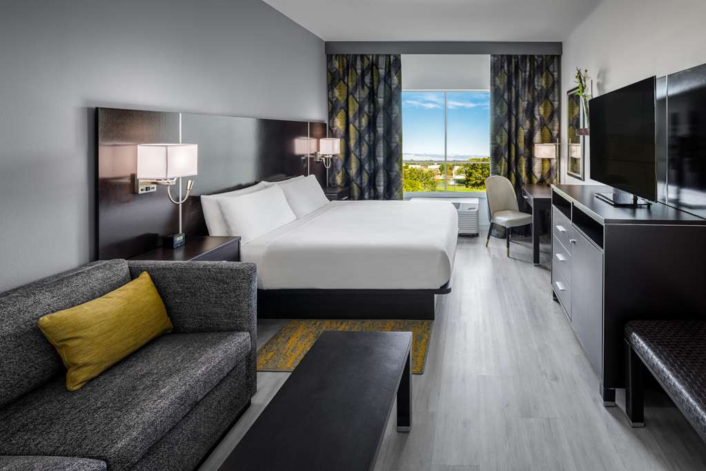 DoubleTree by Hilton Sarasota Bradenton Airport Image