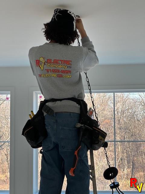 R V Electric Company Image