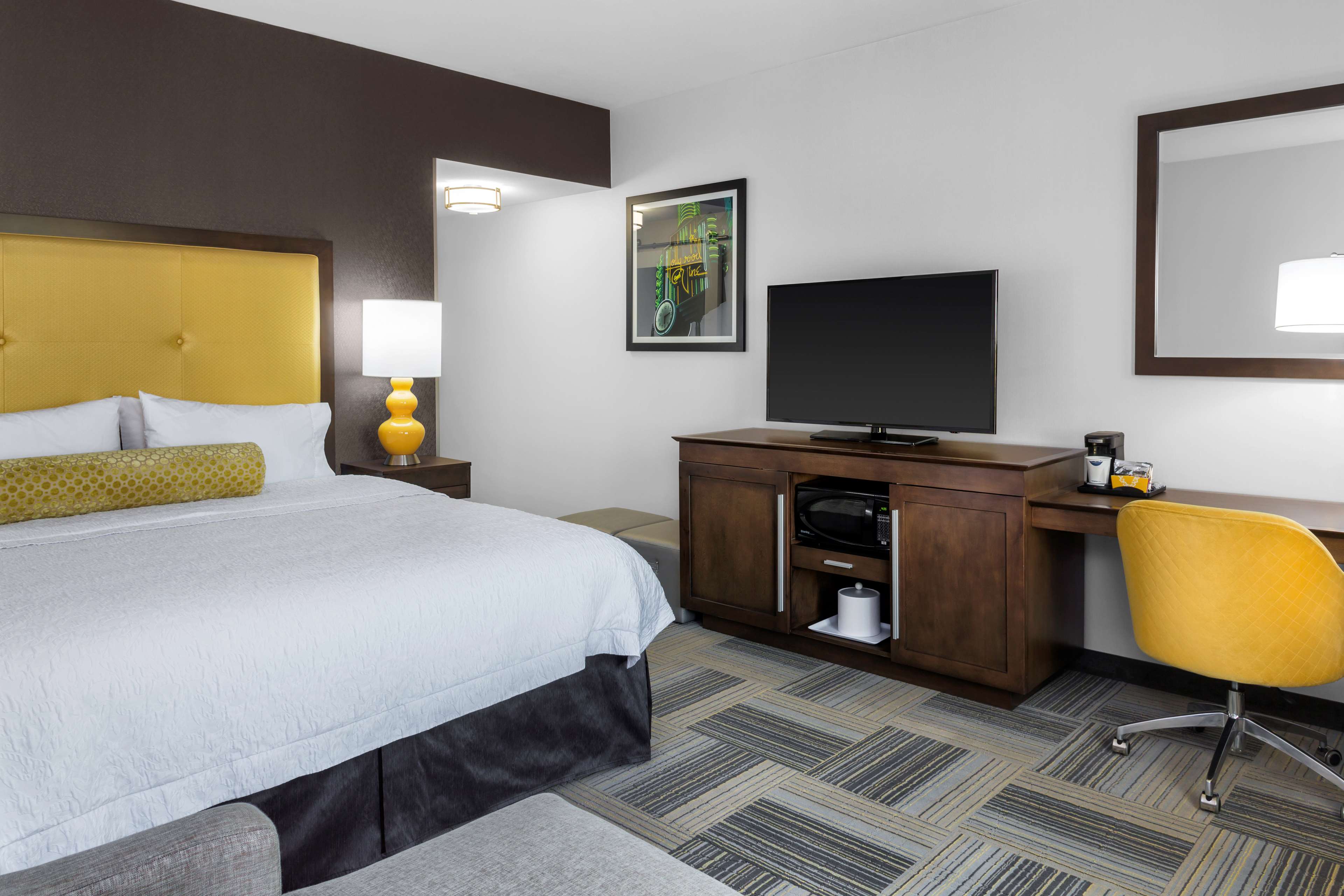 Hampton Inn & Suites Los Angeles/Hollywood Photo