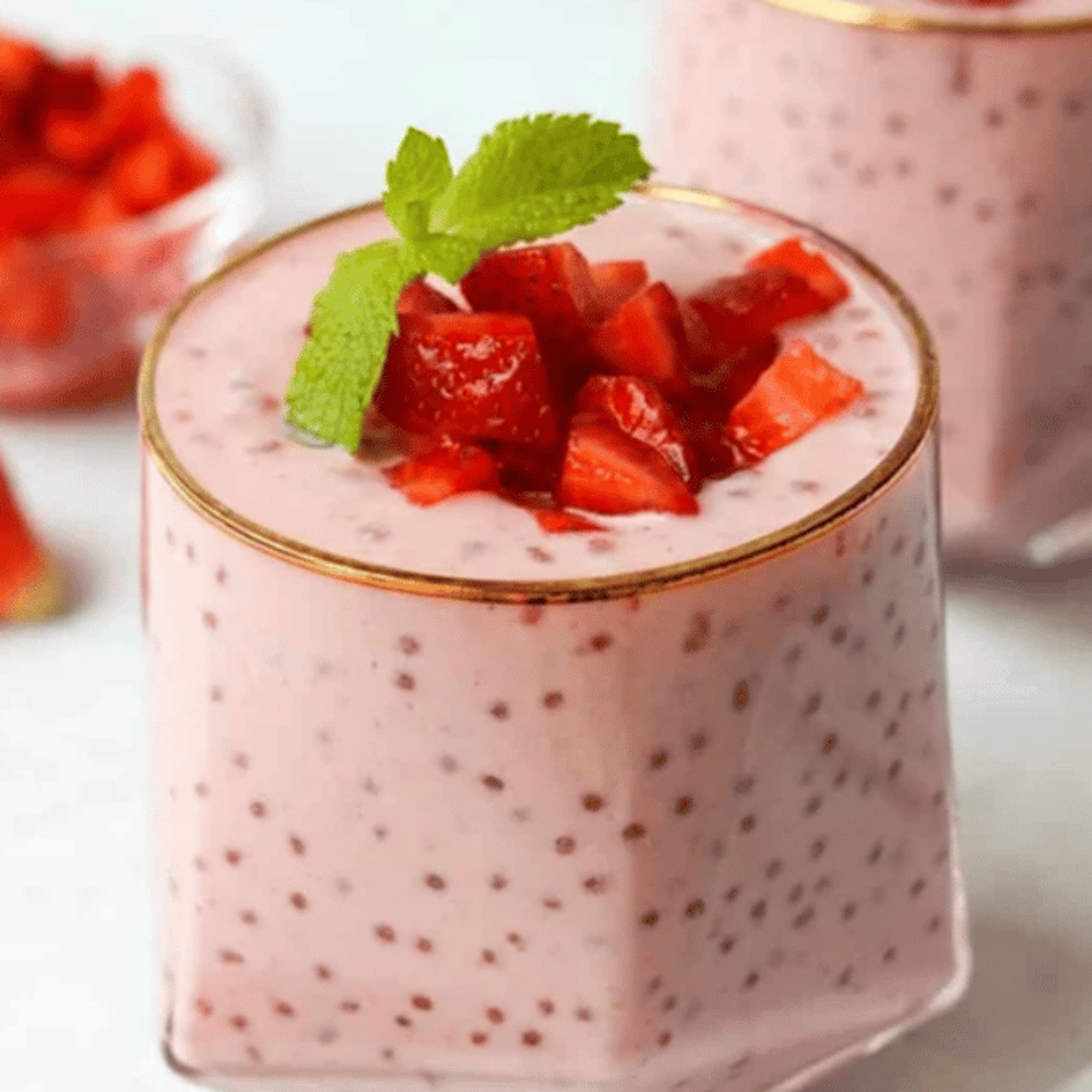 Creamy Strawberries & Sago