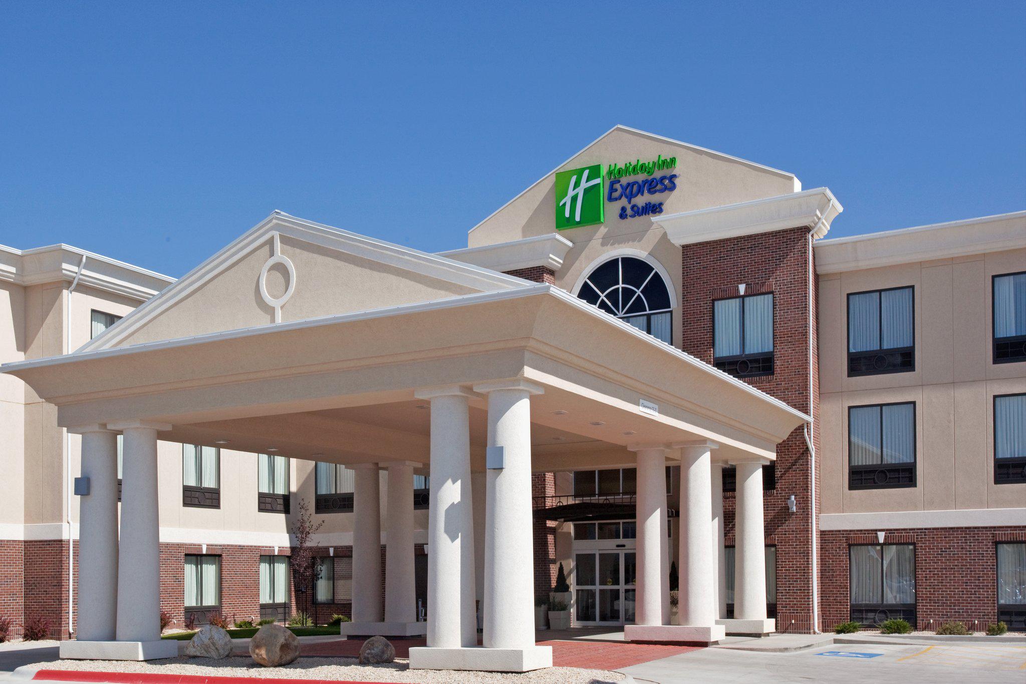 Holiday Inn Express & Suites Buffalo Photo