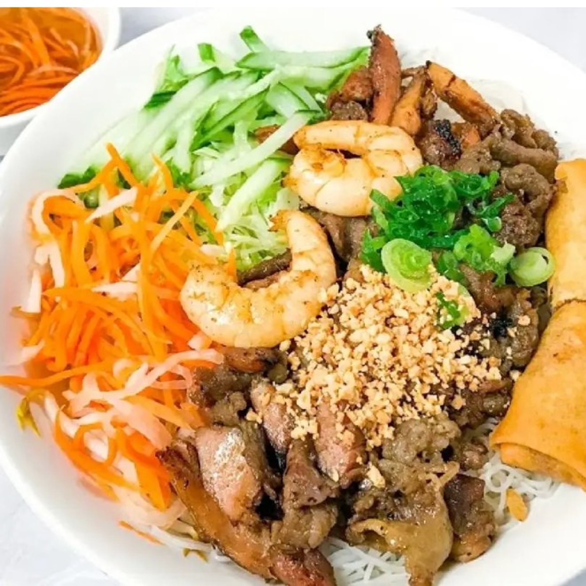 V9 Bun Tom Nuong Cha Gio