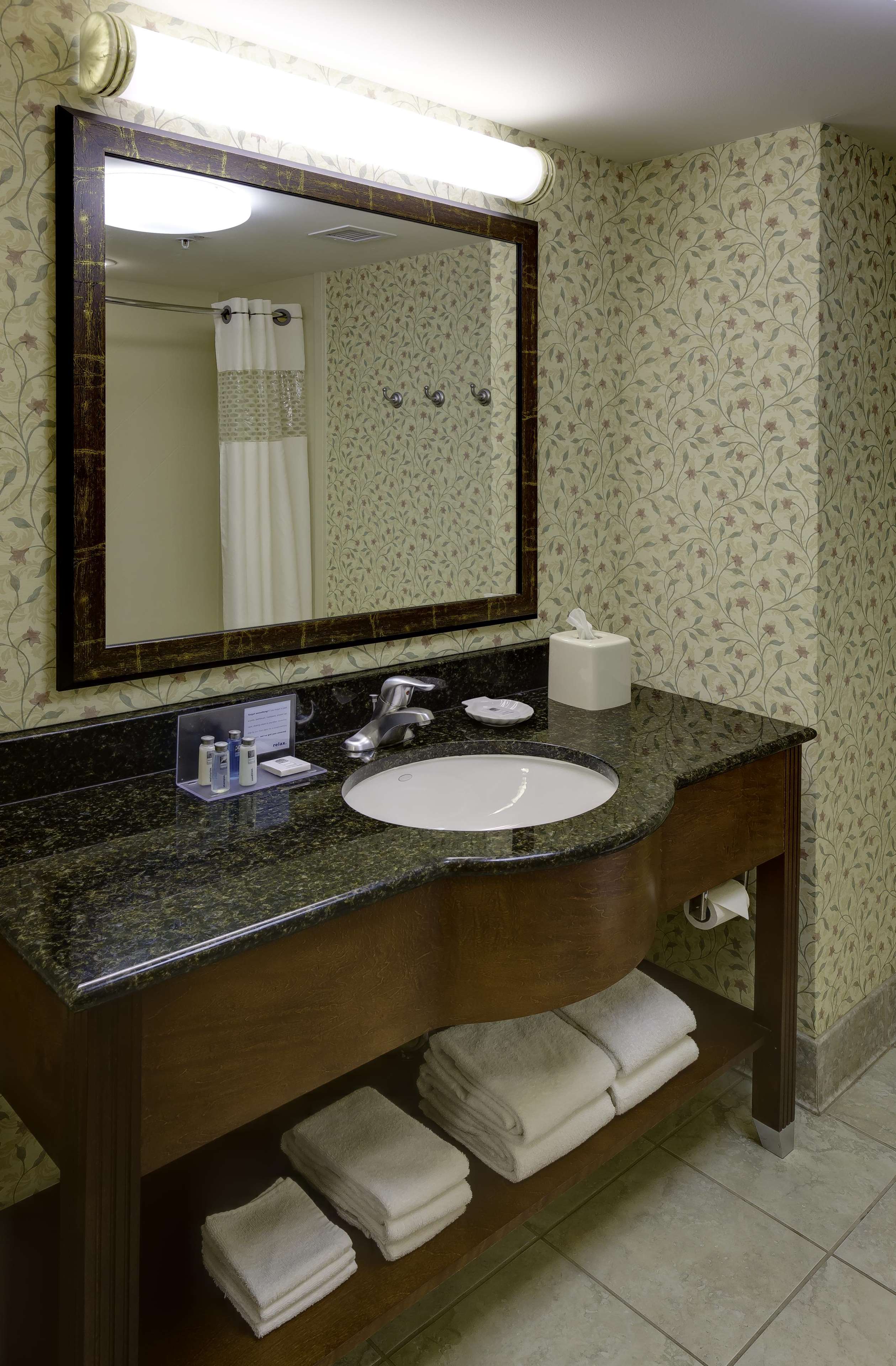 Hampton Inn & Suites Columbus Polaris Photo