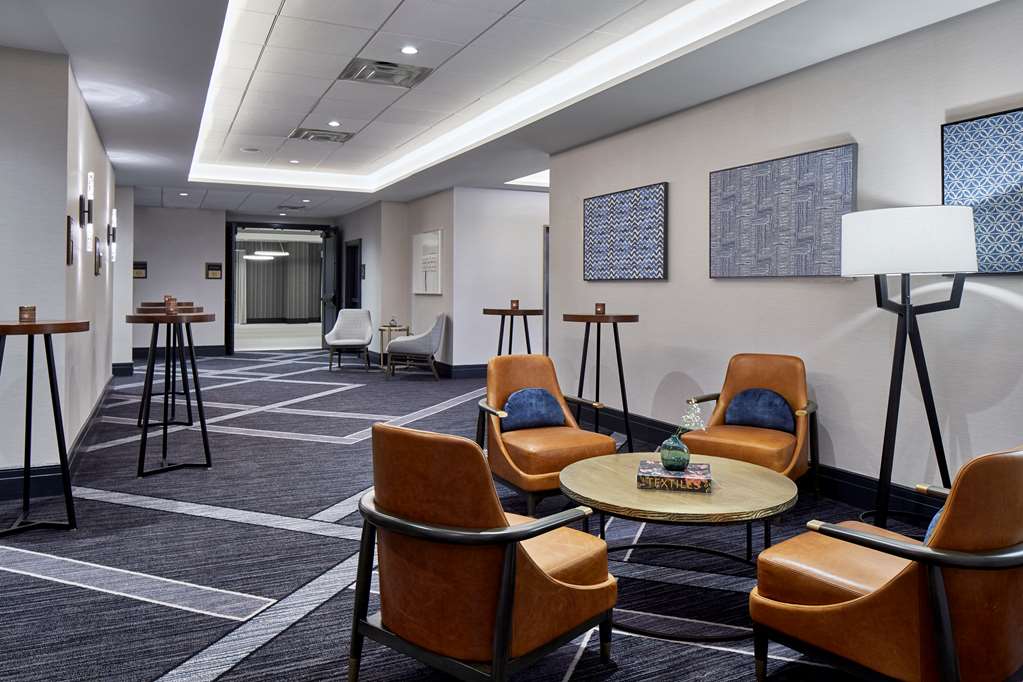 Cumberland House Knoxville, Tapestry Collection by Hilton Image