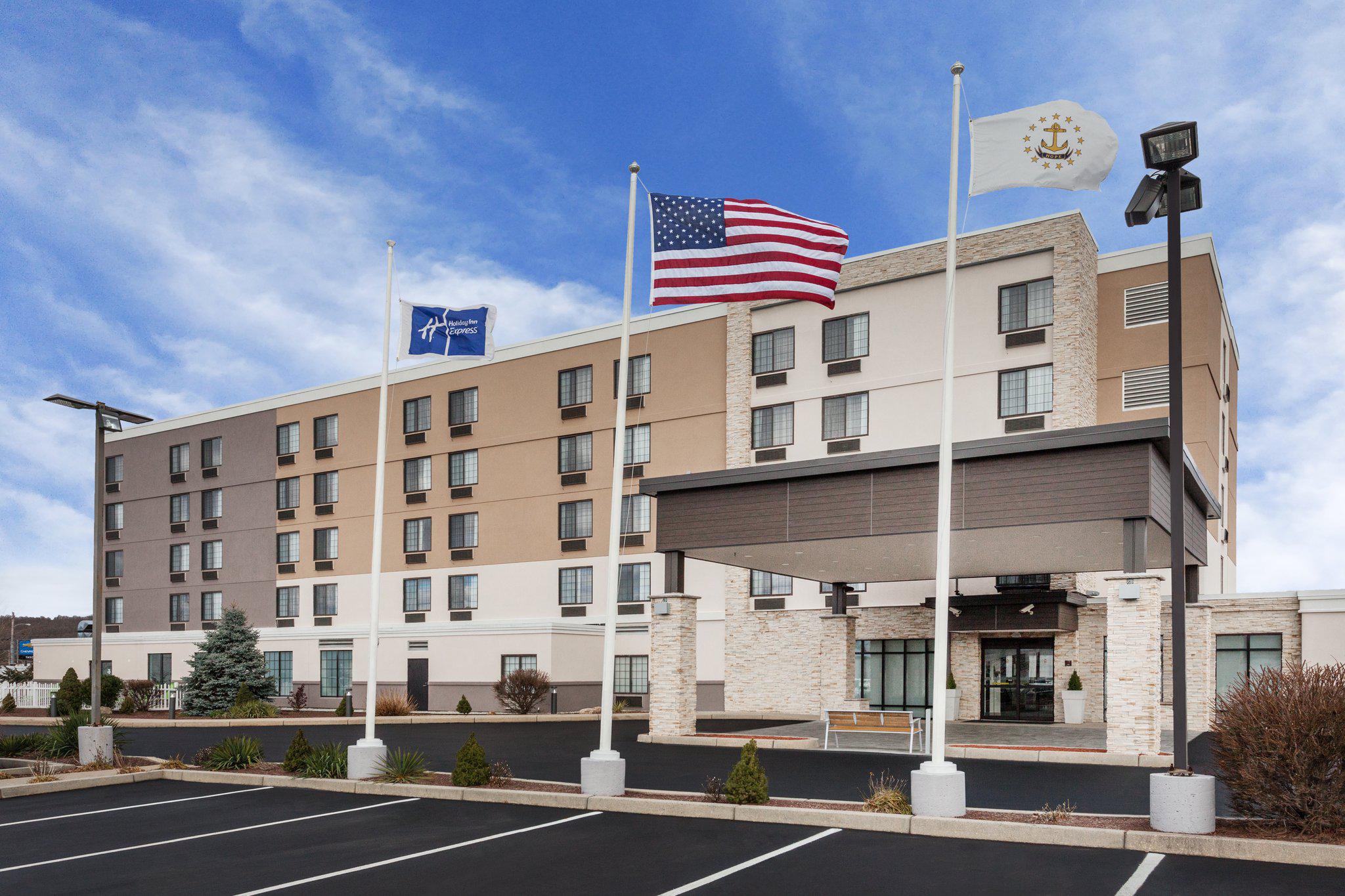 Holiday Inn Express & Suites Providence-Woonsocket Photo
