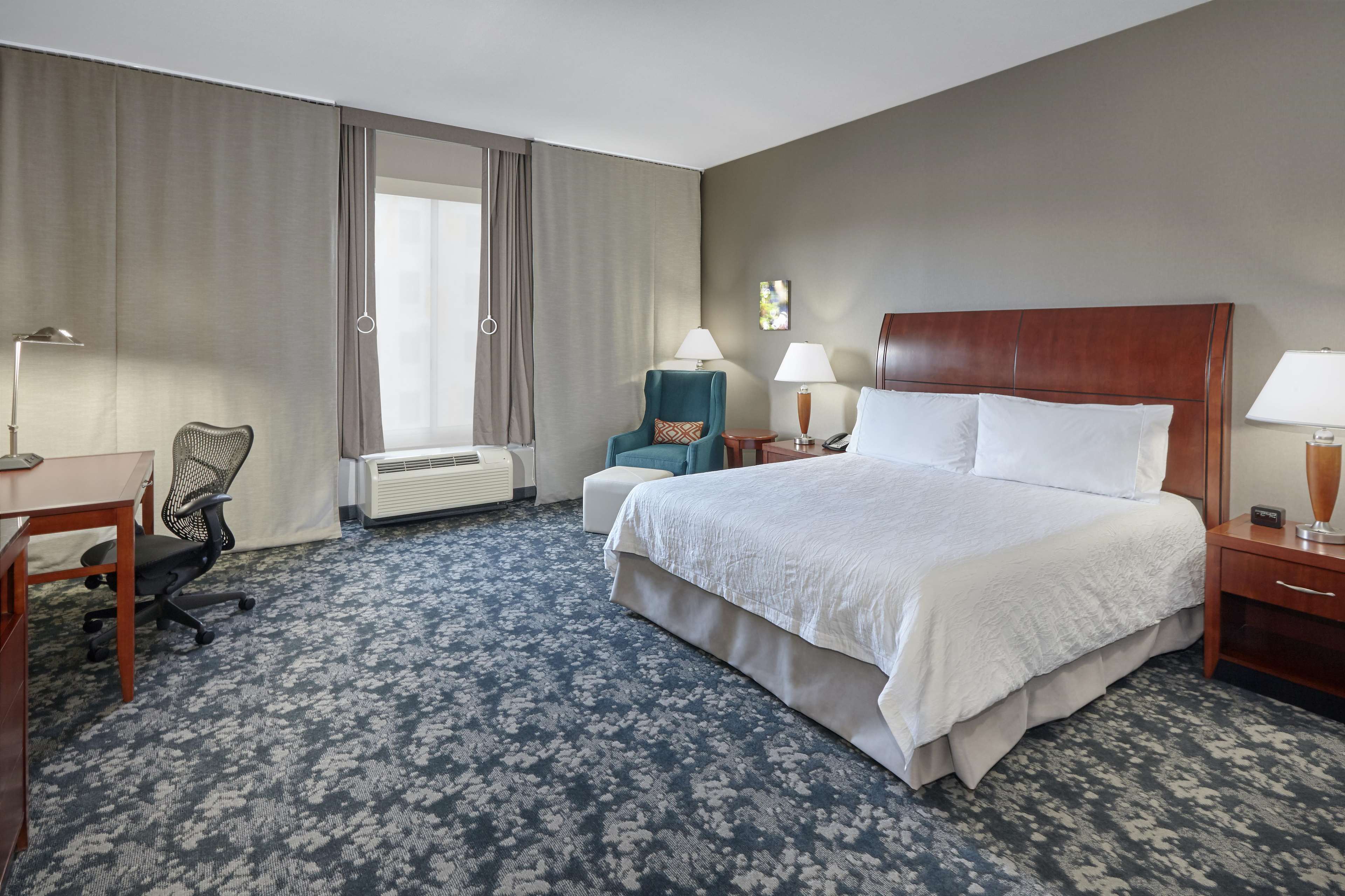 Hilton Garden Inn Lake Forest Mettawa Photo