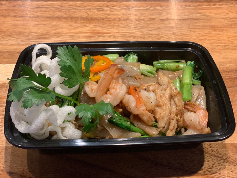 Pad zee eww shrimp&chicken