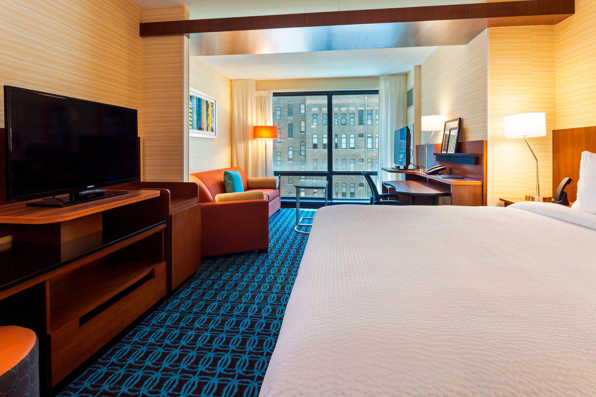 Fairfield Inn & Suites by Marriott Chicago Downtown/River North Photo